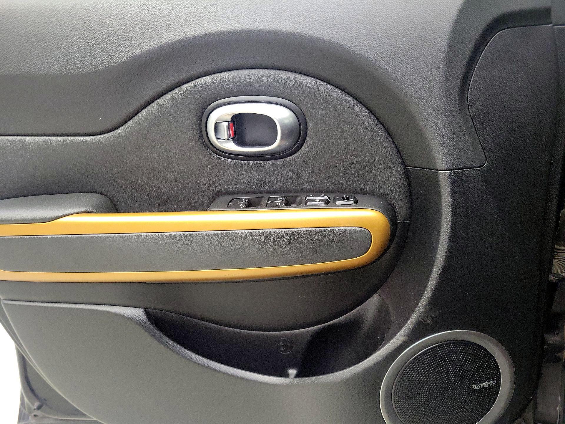 Thumbnail: 2016 Kia Soul - 12