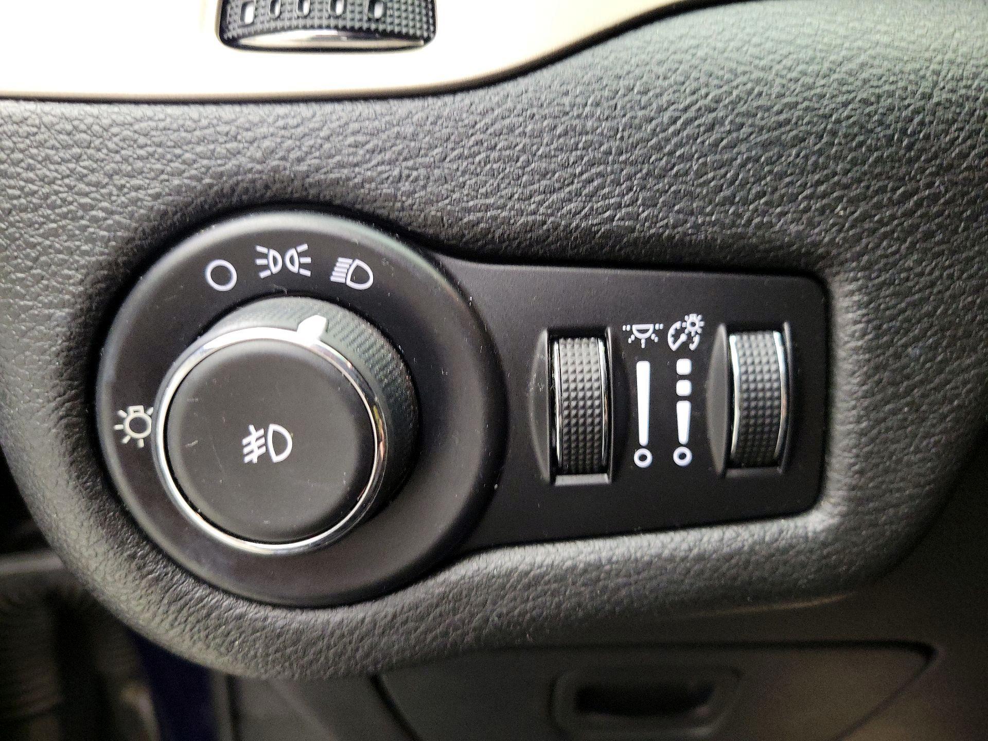 Thumbnail: 2014 Jeep Cherokee - 13
