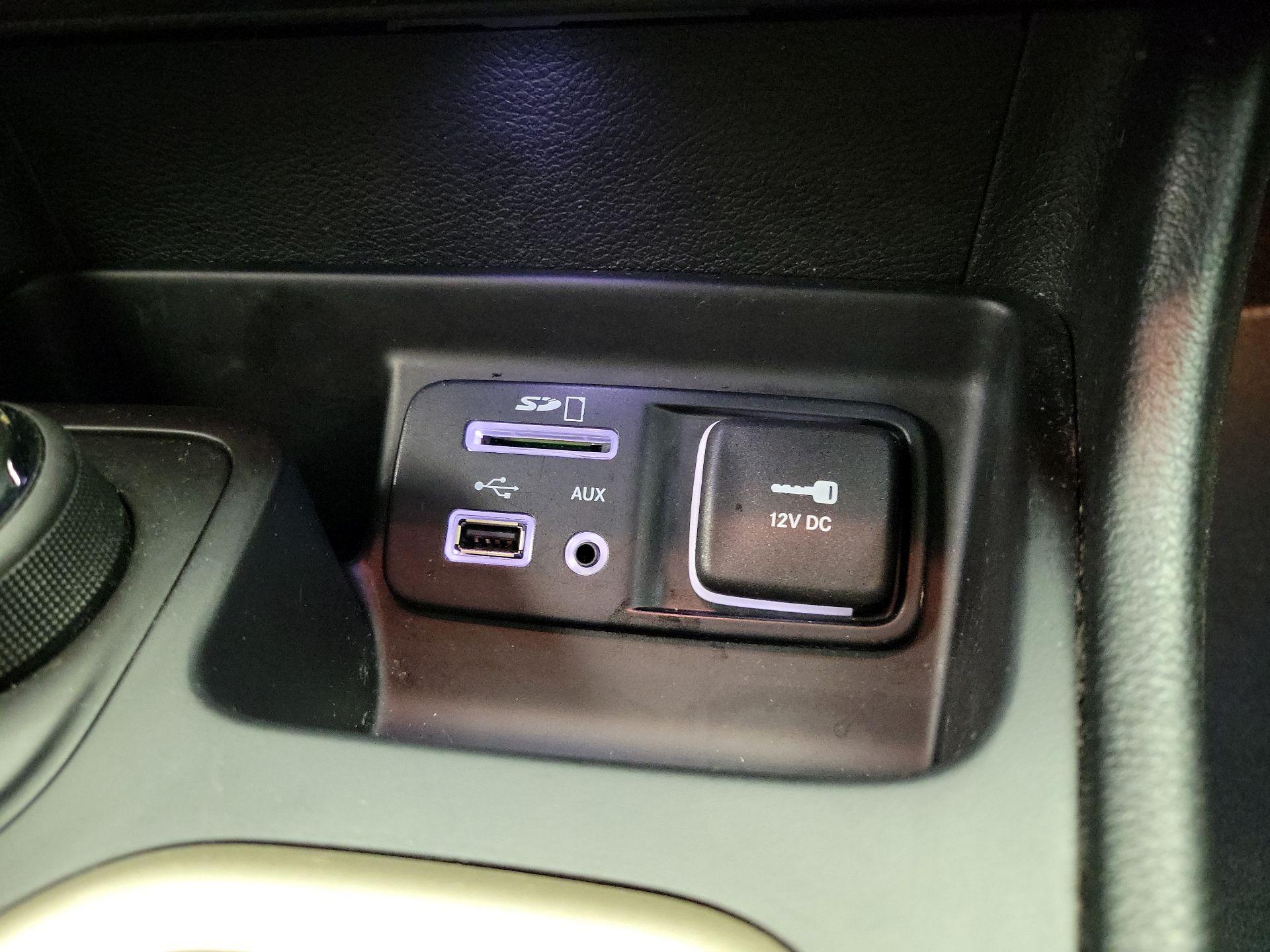 Thumbnail: 2015 Jeep Cherokee - 18