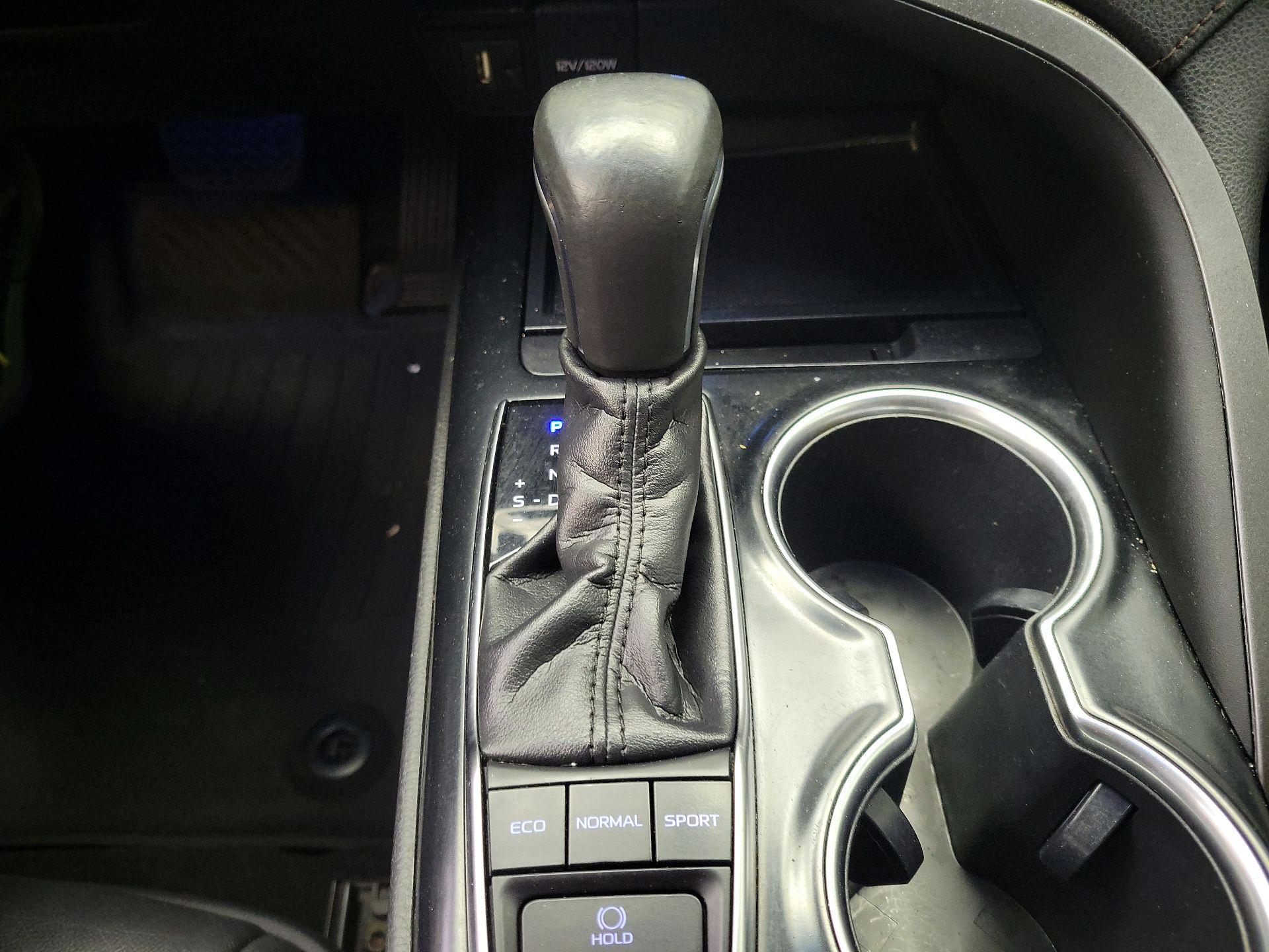 Thumbnail: 2018 Toyota Camry - 17