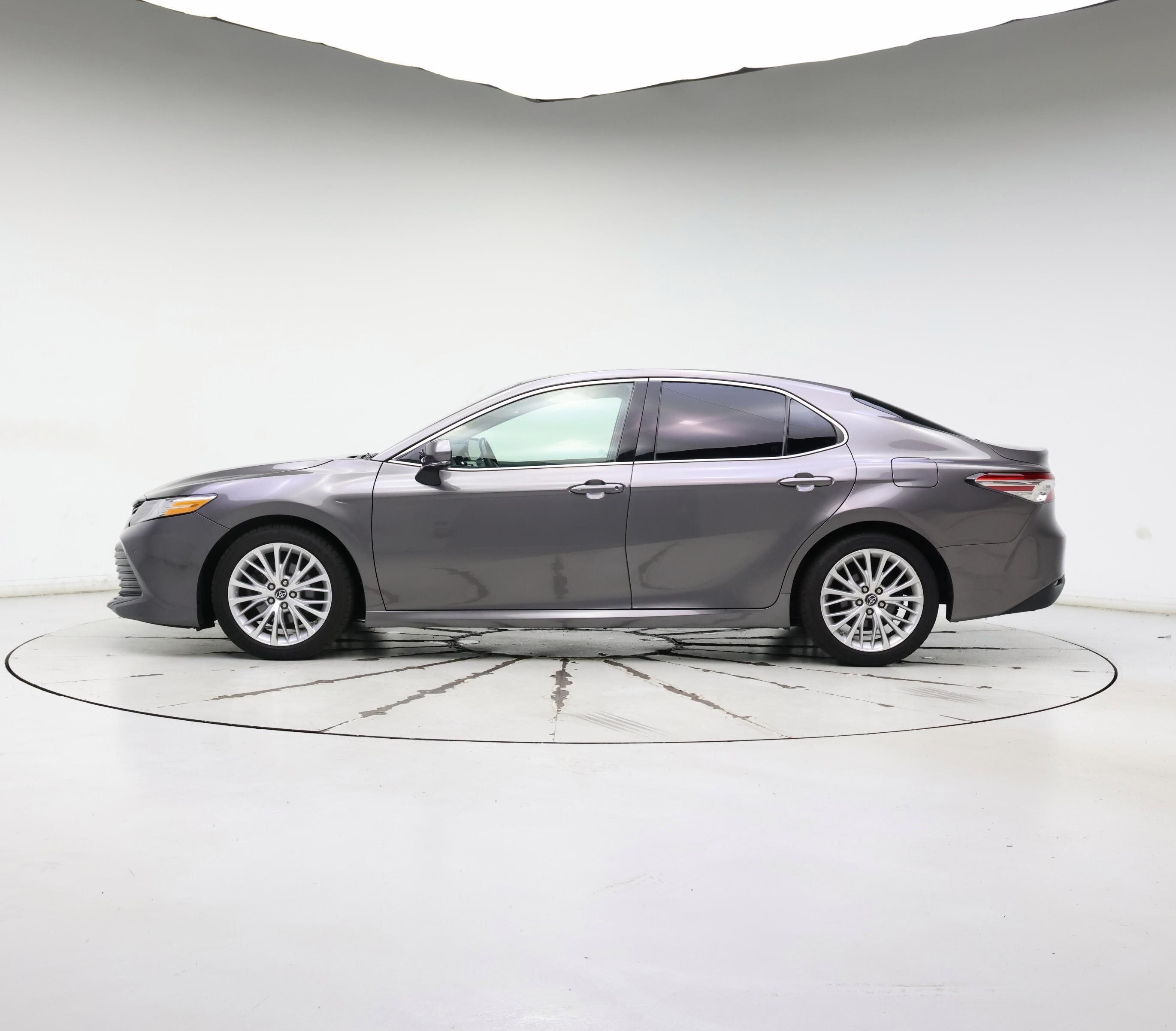 Thumbnail: 2018 Toyota Camry - 3