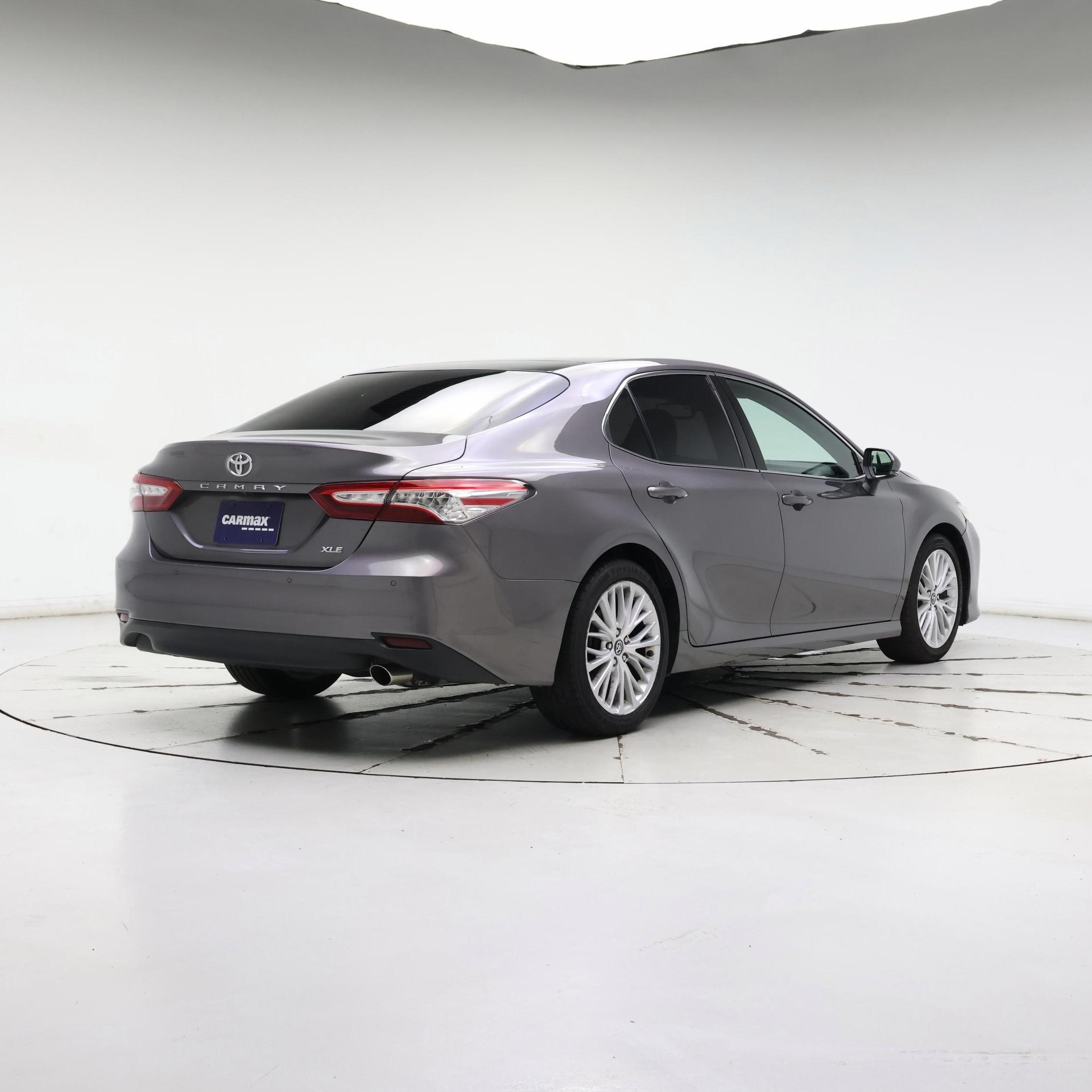 Thumbnail: 2018 Toyota Camry - 8