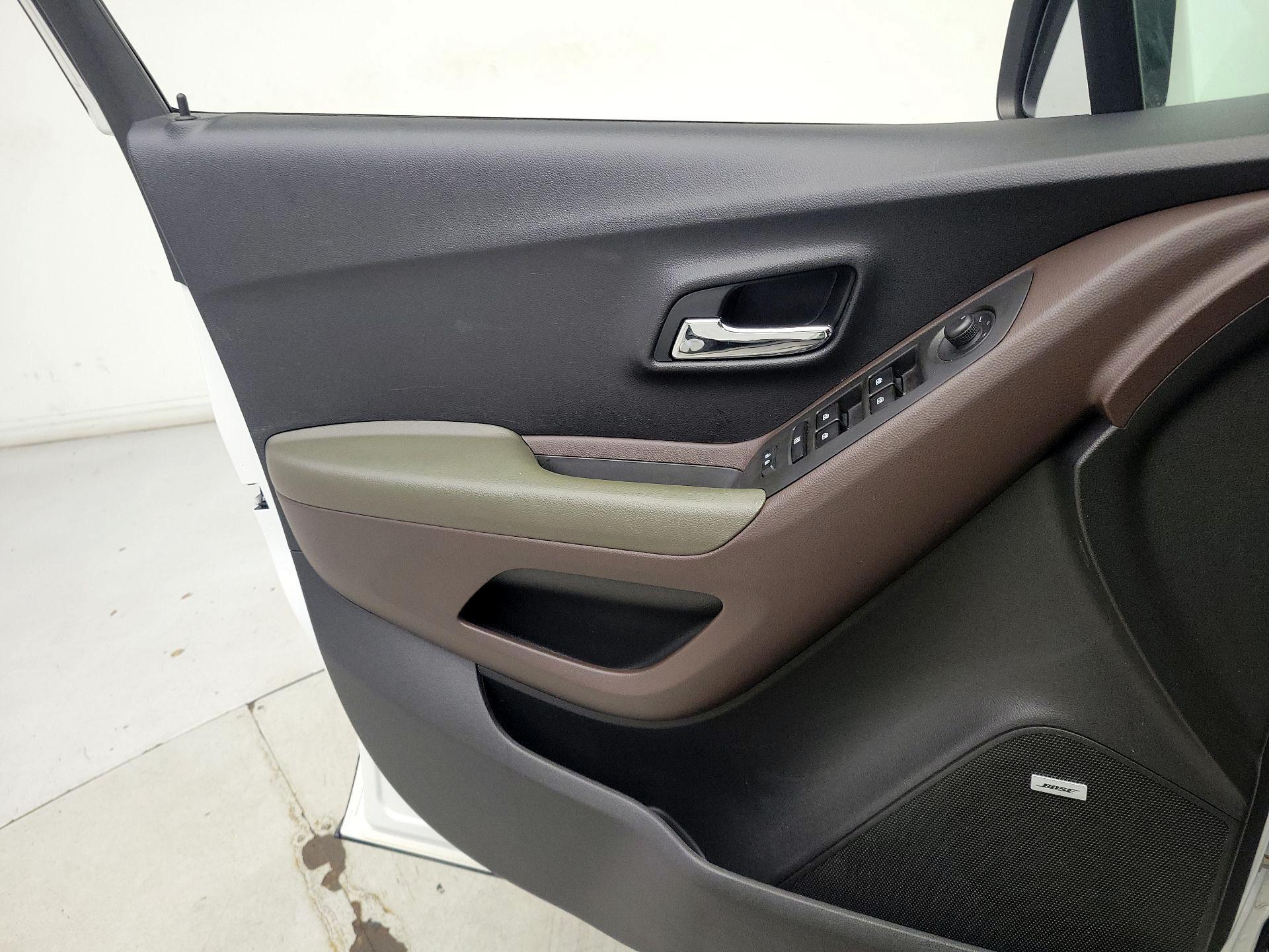 Thumbnail: 2016 Chevrolet Trax - 12