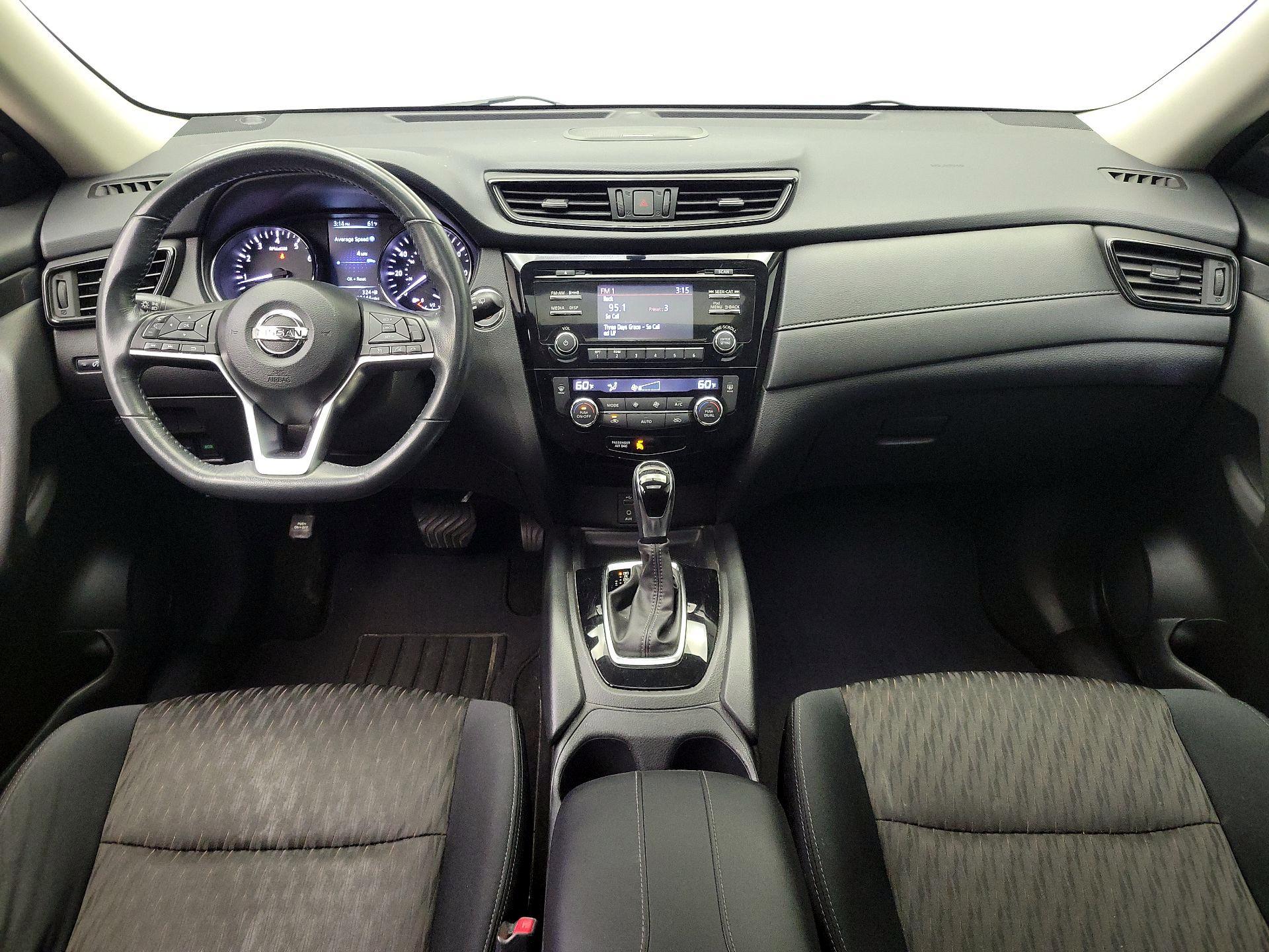 Thumbnail: 2017 Nissan Rogue - 9