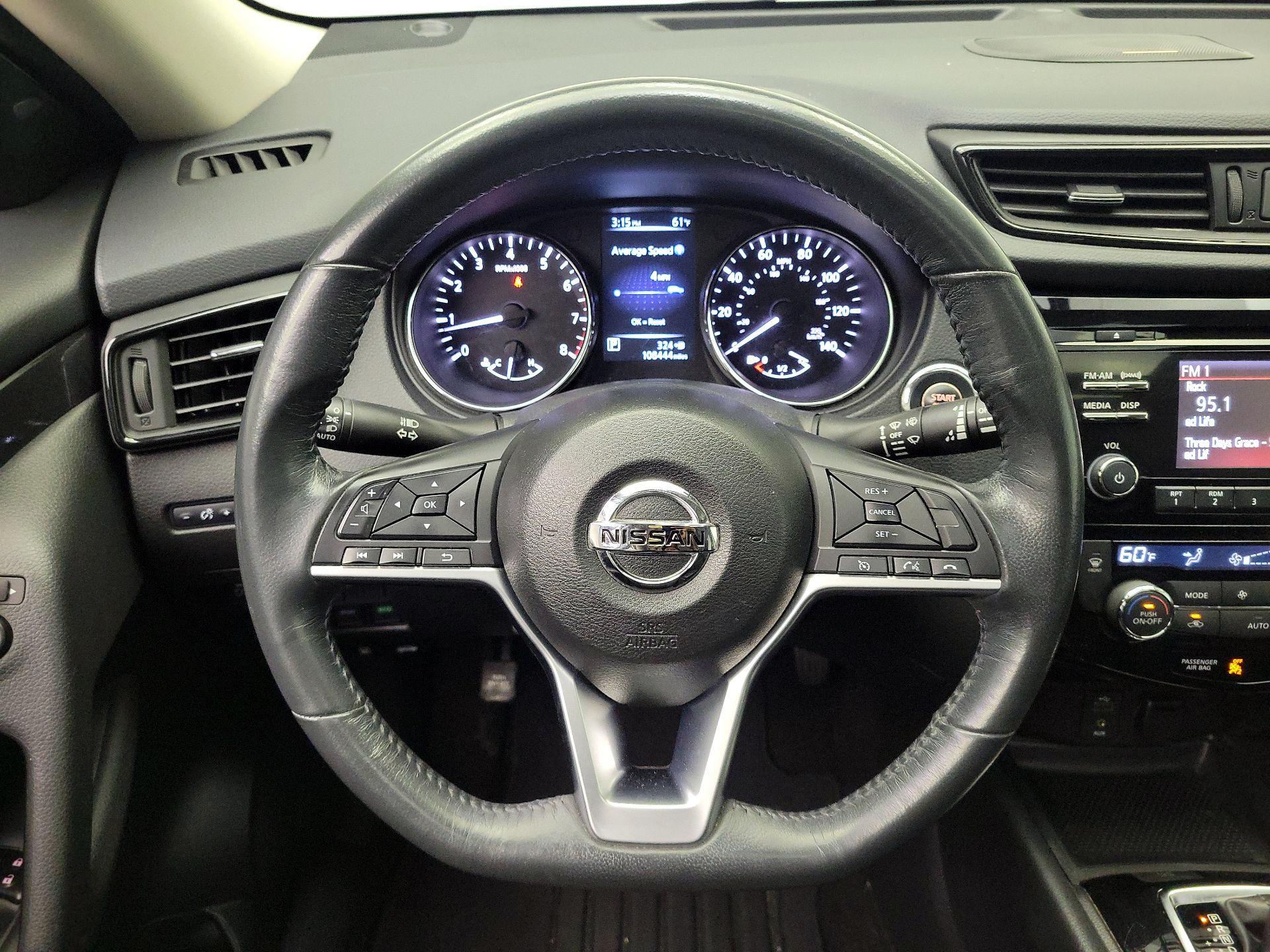 Thumbnail: 2017 Nissan Rogue - 10