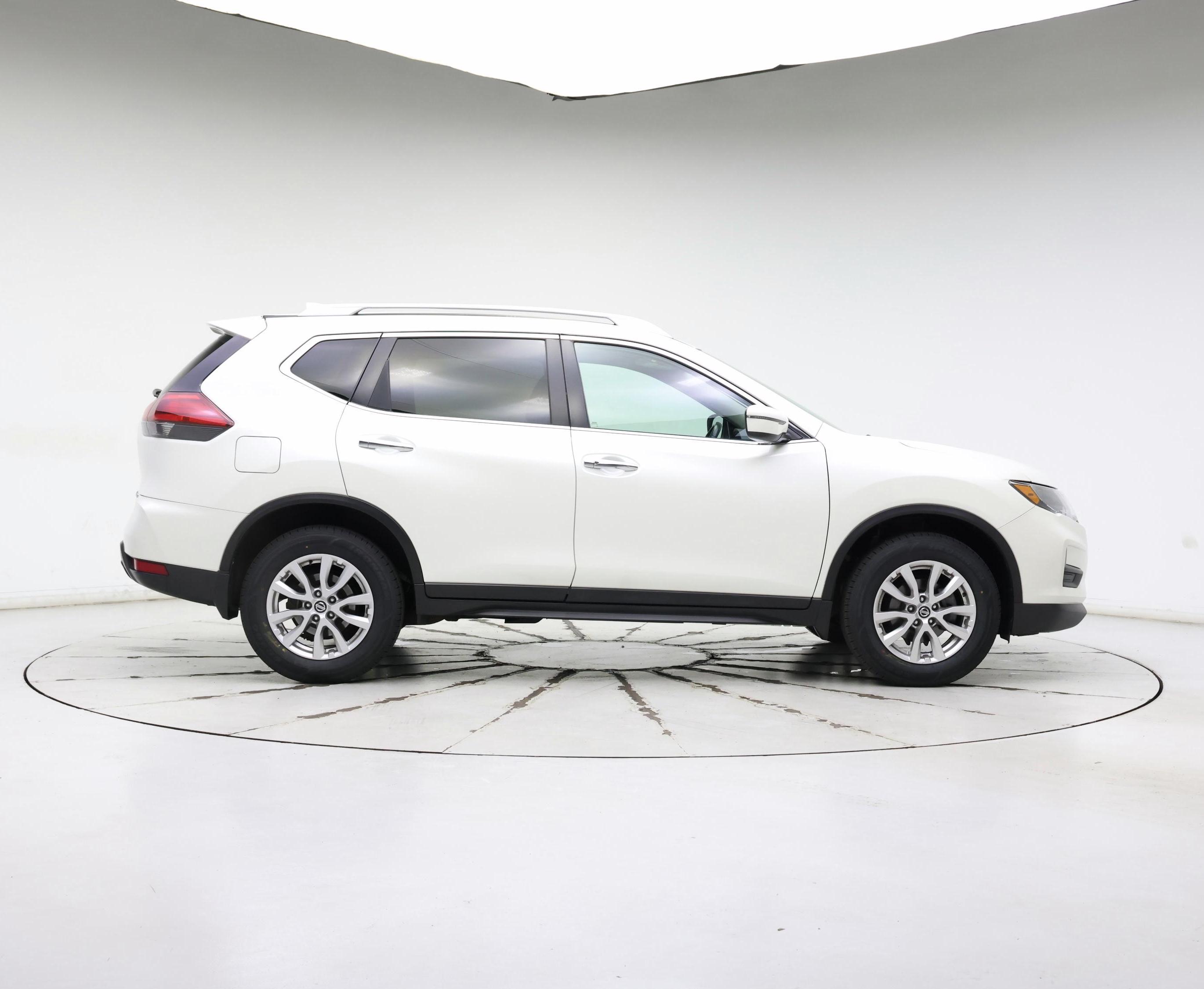 Thumbnail: 2017 Nissan Rogue - 7