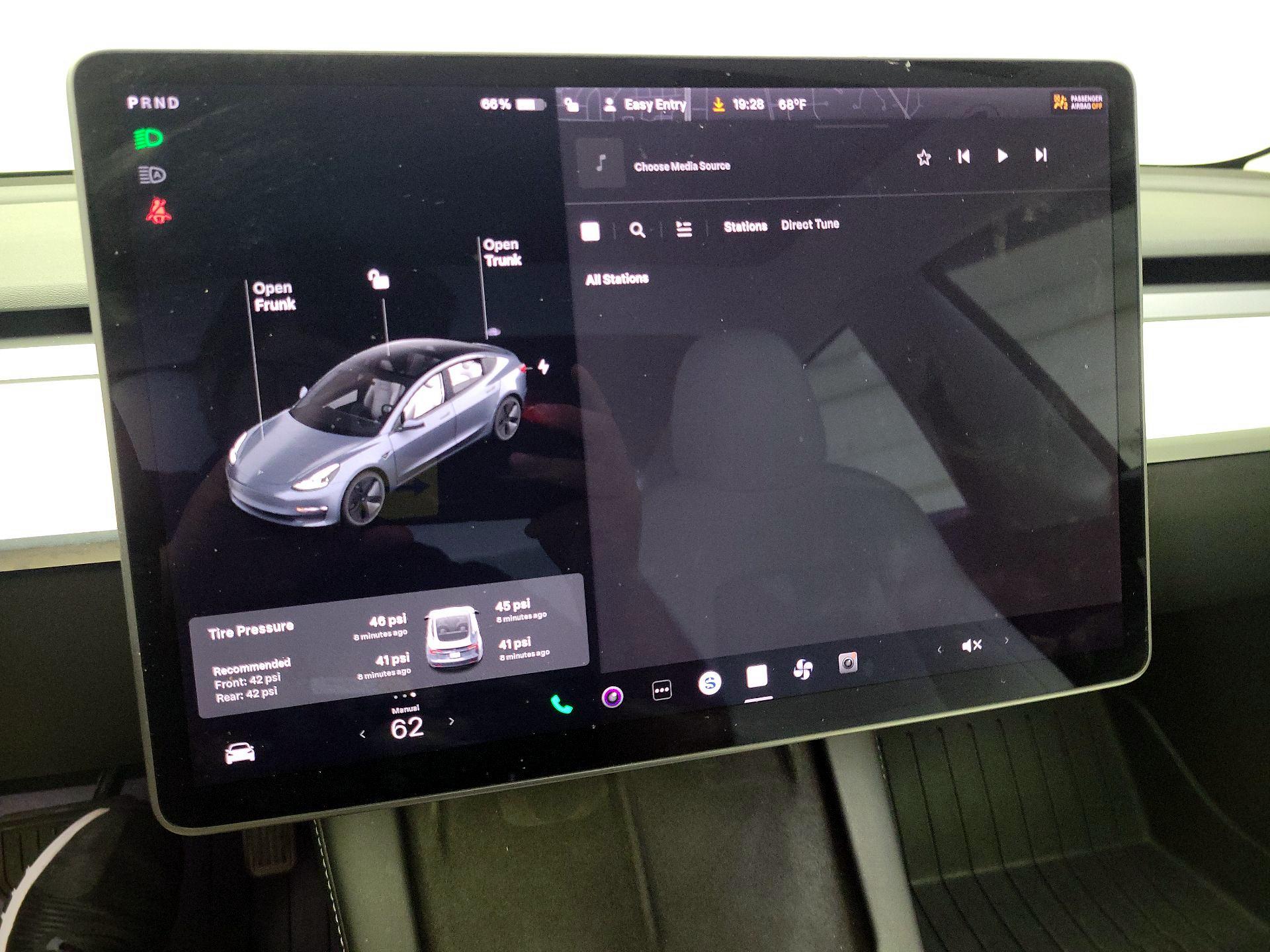 Thumbnail: 2021 Tesla Model 3 - 15