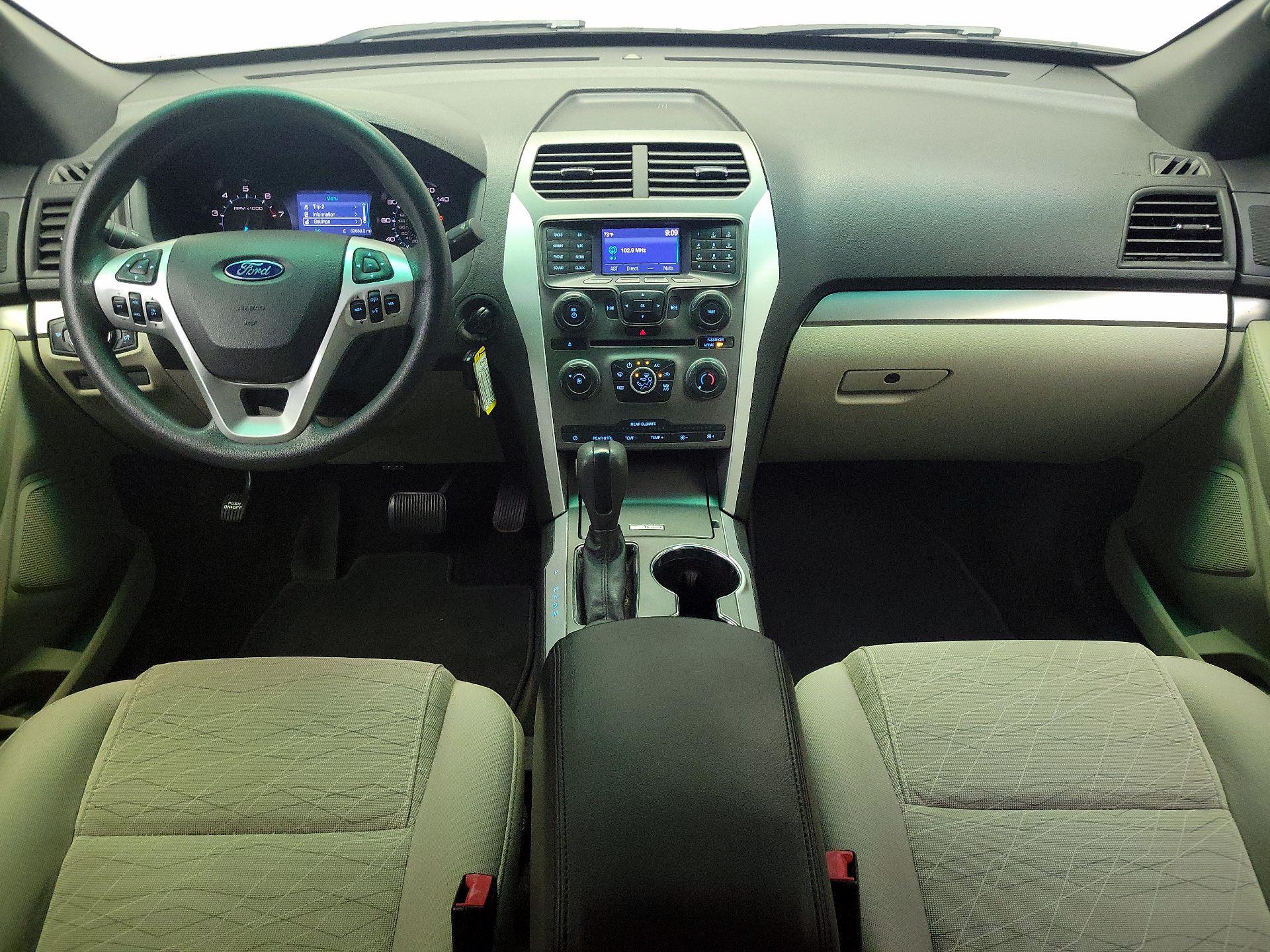 Thumbnail: 2015 Ford Explorer - 9