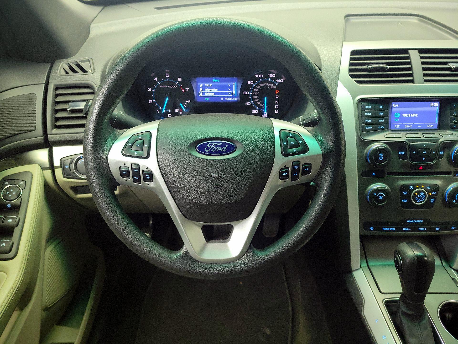 Thumbnail: 2015 Ford Explorer - 10