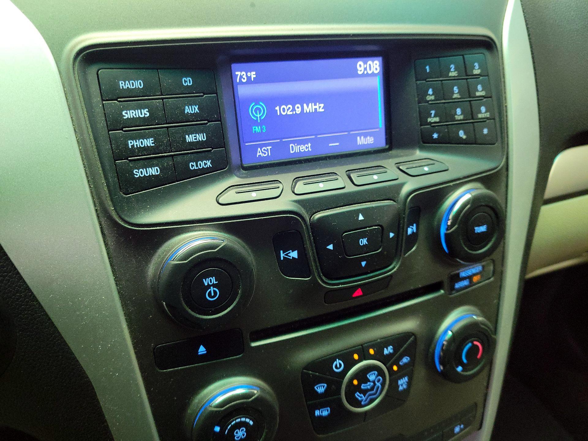 Thumbnail: 2015 Ford Explorer - 14