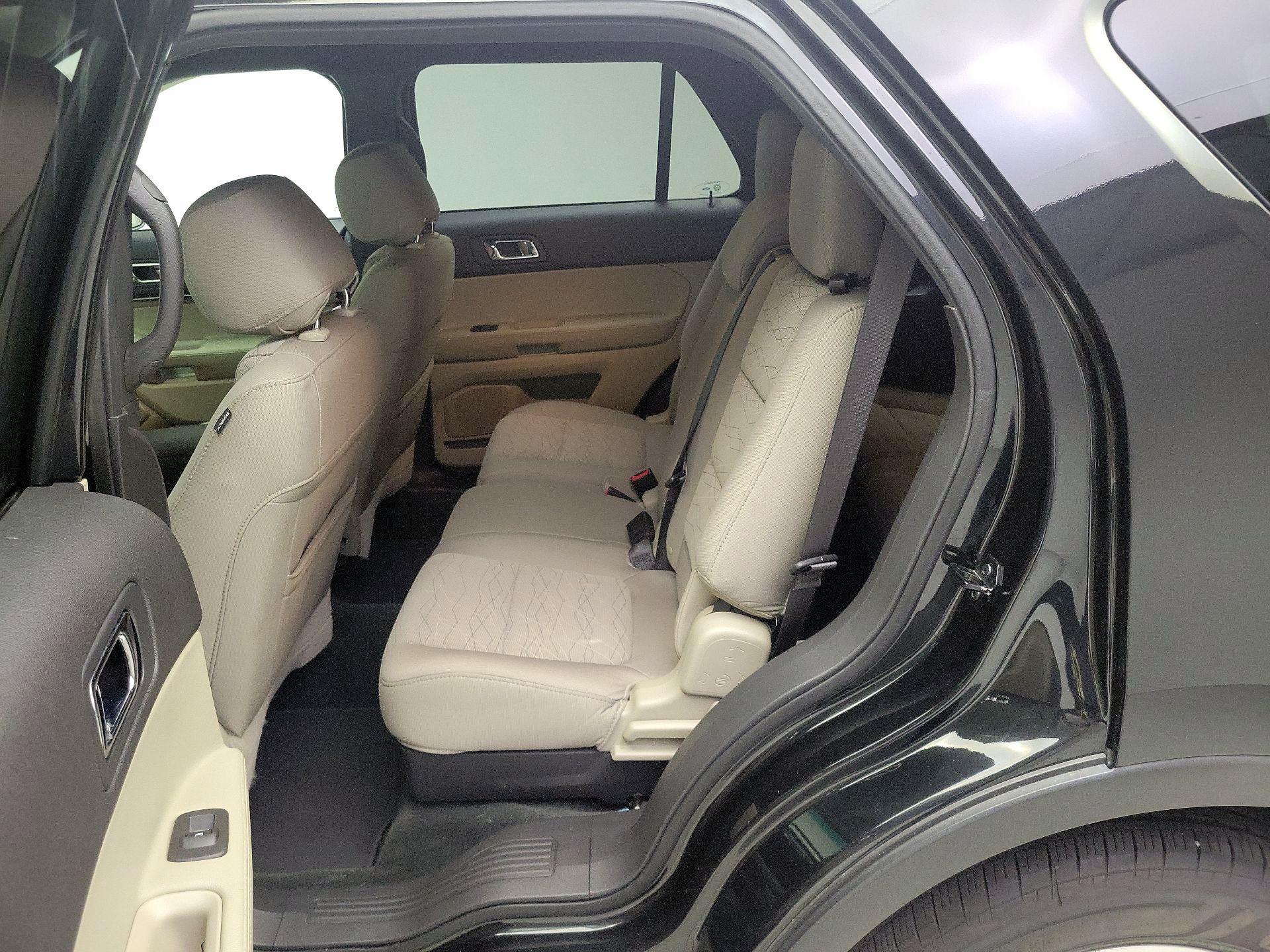 Thumbnail: 2015 Ford Explorer - 18