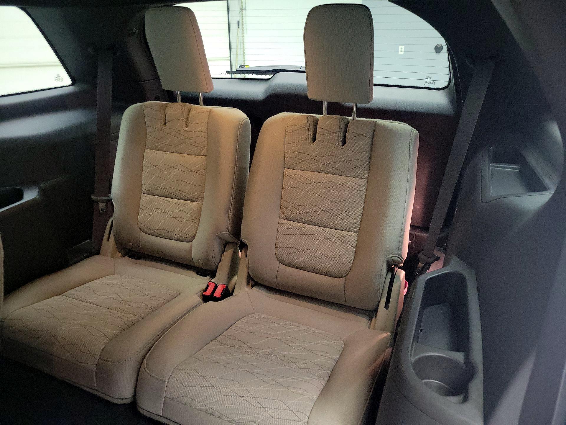 Thumbnail: 2015 Ford Explorer - 19