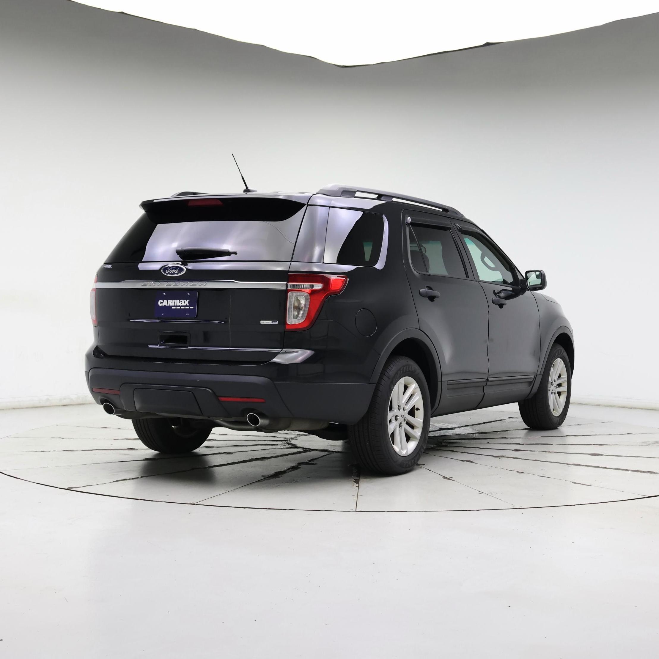 Thumbnail: 2015 Ford Explorer - 8