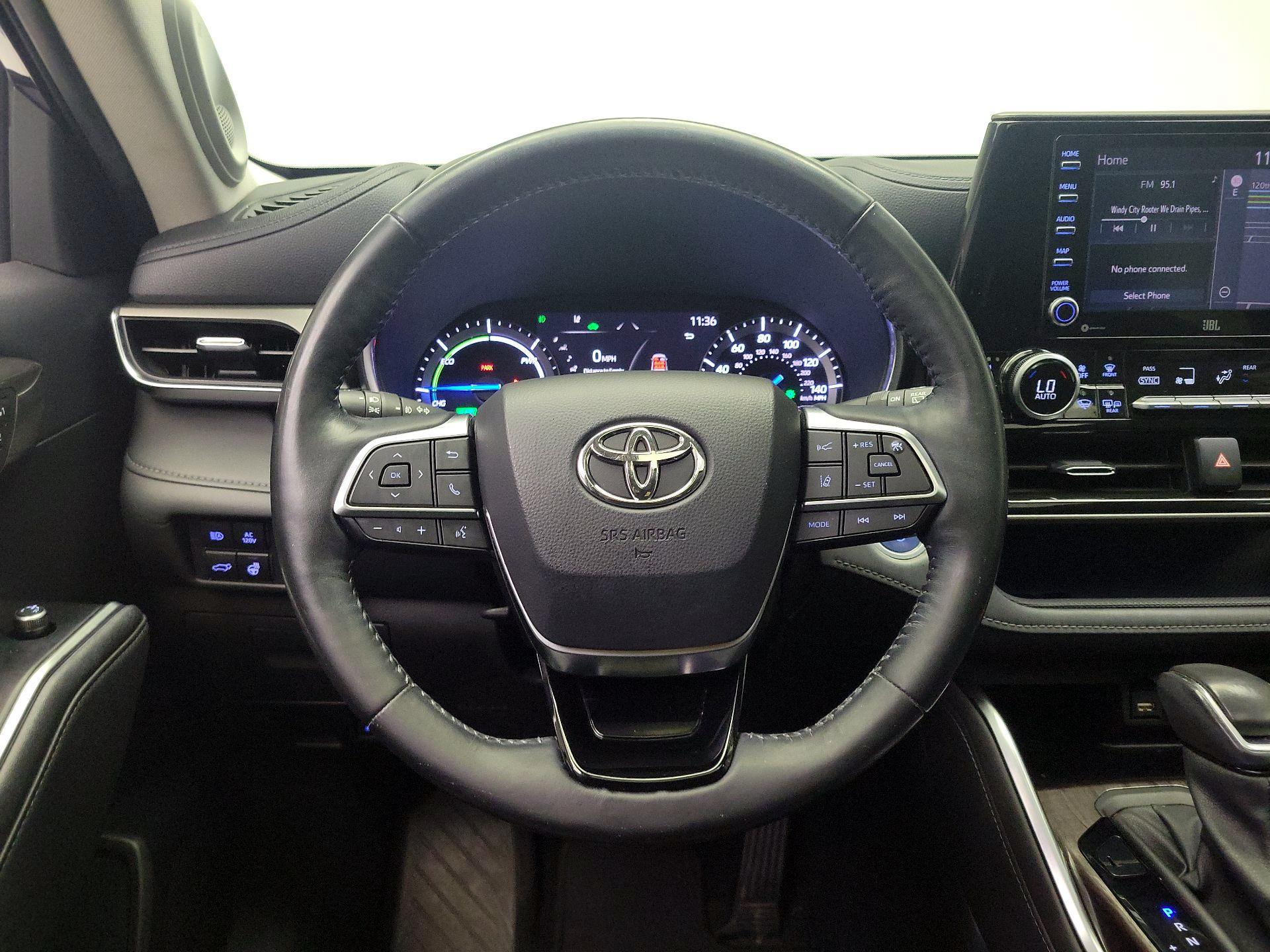 Thumbnail: 2021 Toyota Highlander - 10