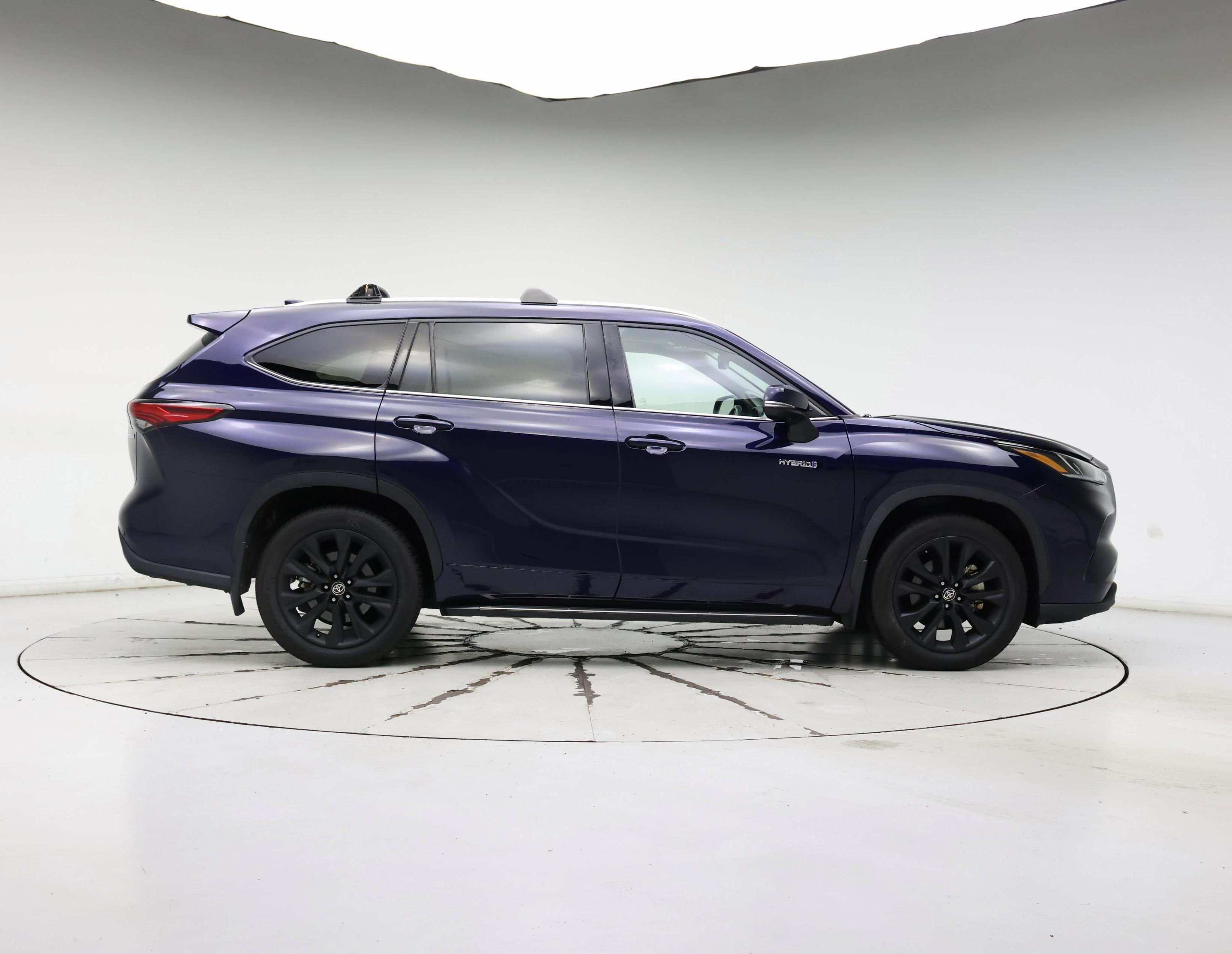 Thumbnail: 2021 Toyota Highlander - 7