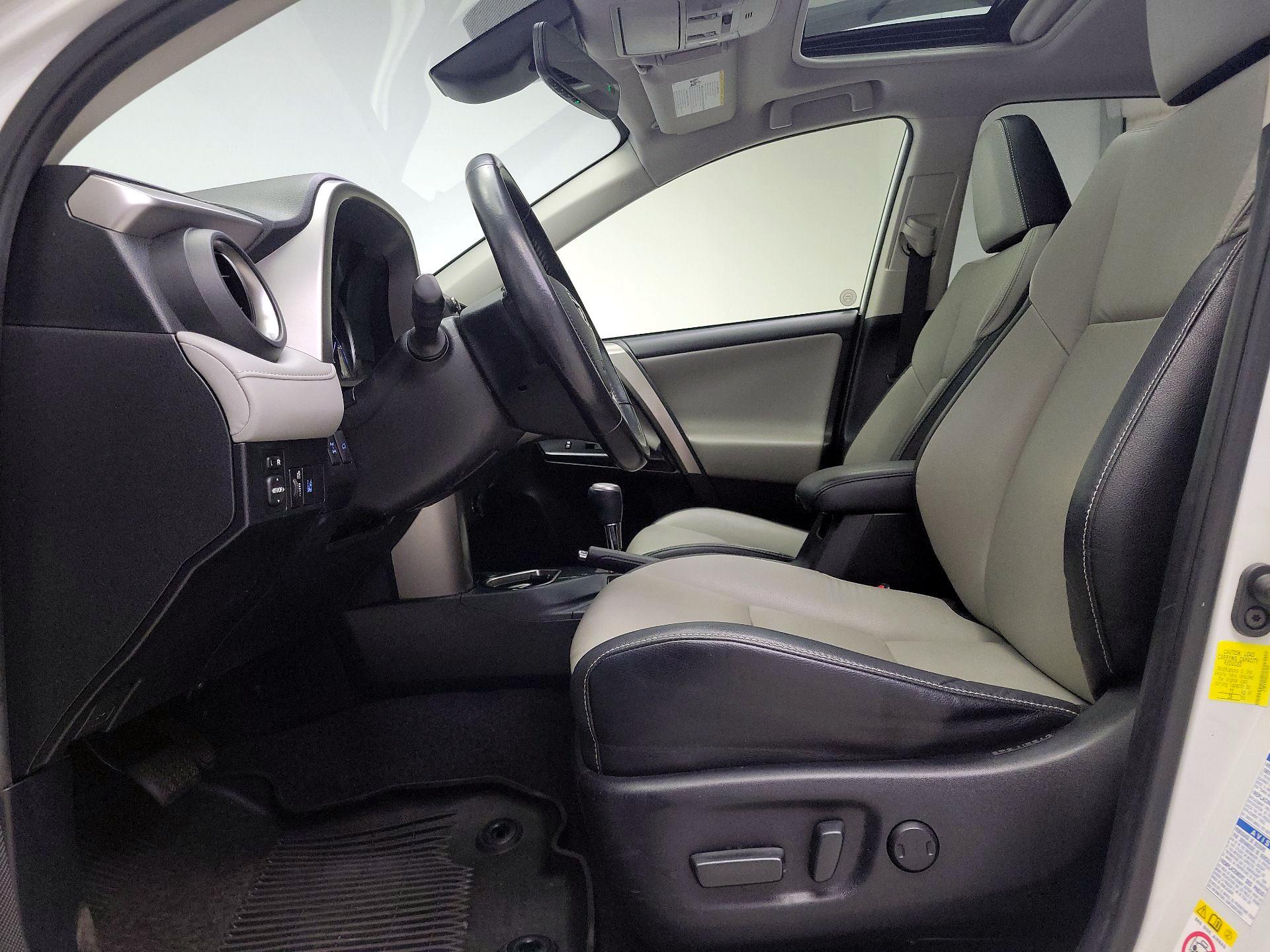 Thumbnail: 2018 Toyota RAV4 - 11