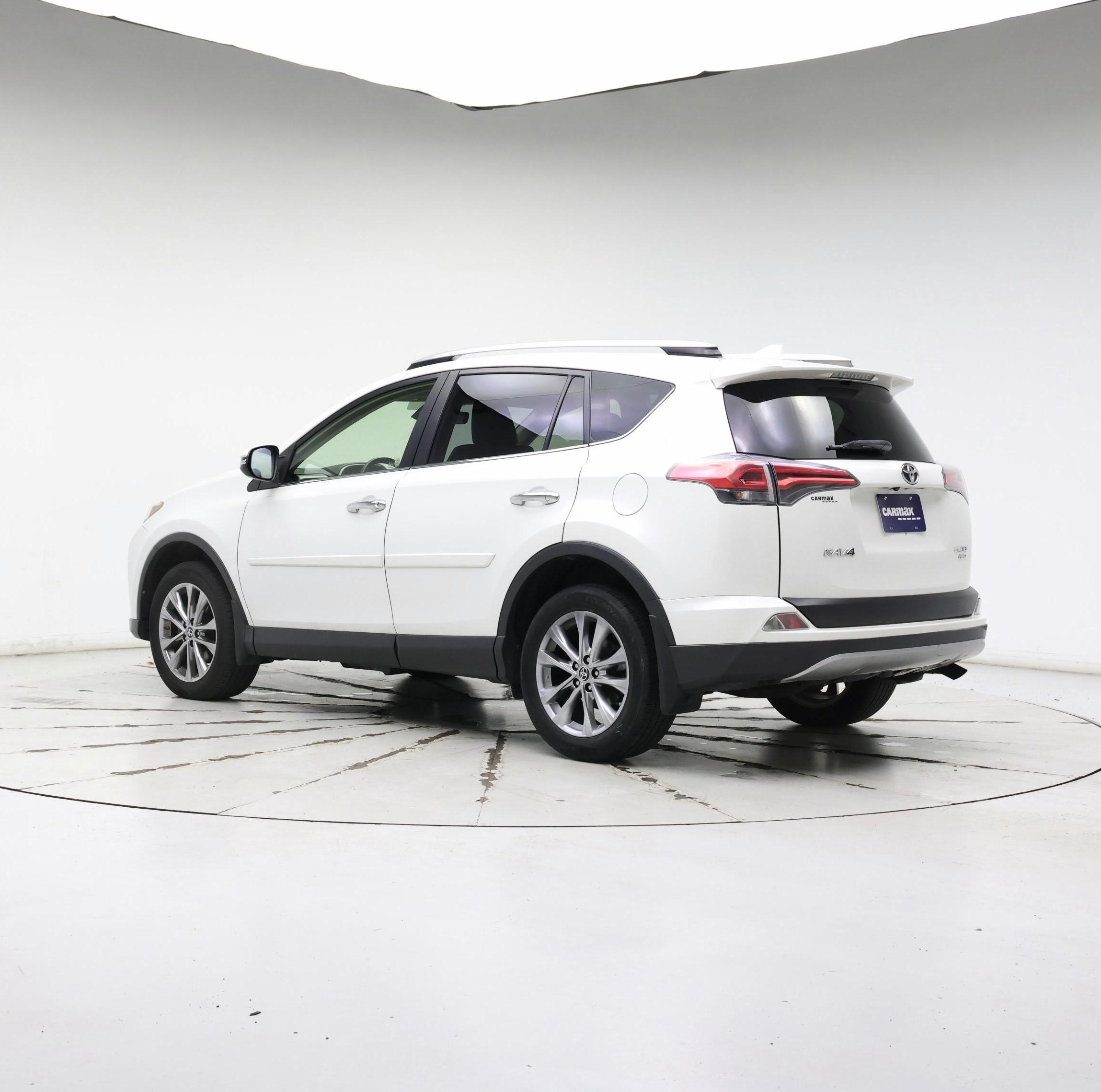 Thumbnail: 2018 Toyota RAV4 - 2
