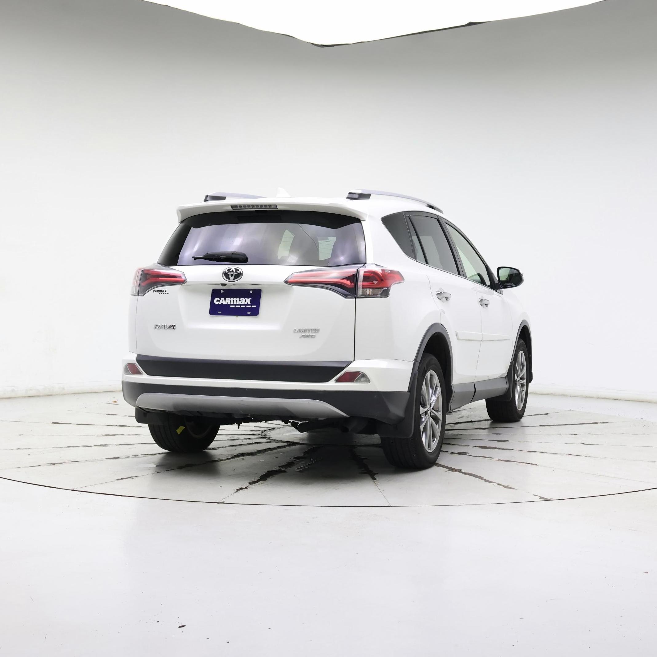Thumbnail: 2018 Toyota RAV4 - 8