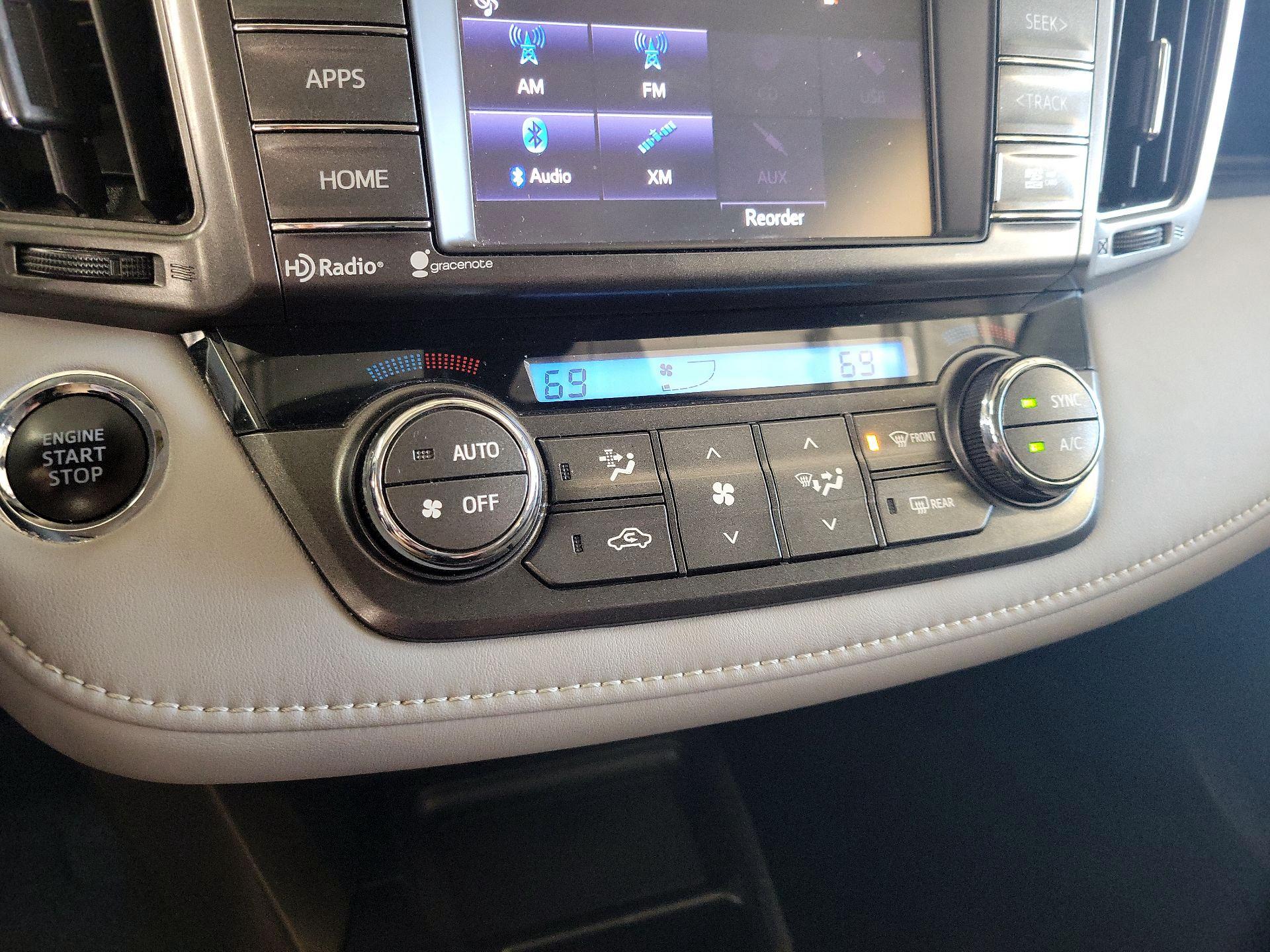 Thumbnail: 2014 Toyota RAV4 - 16