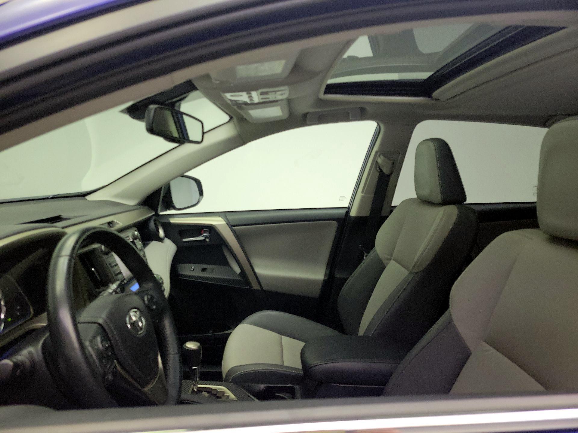Thumbnail: 2014 Toyota RAV4 - 19