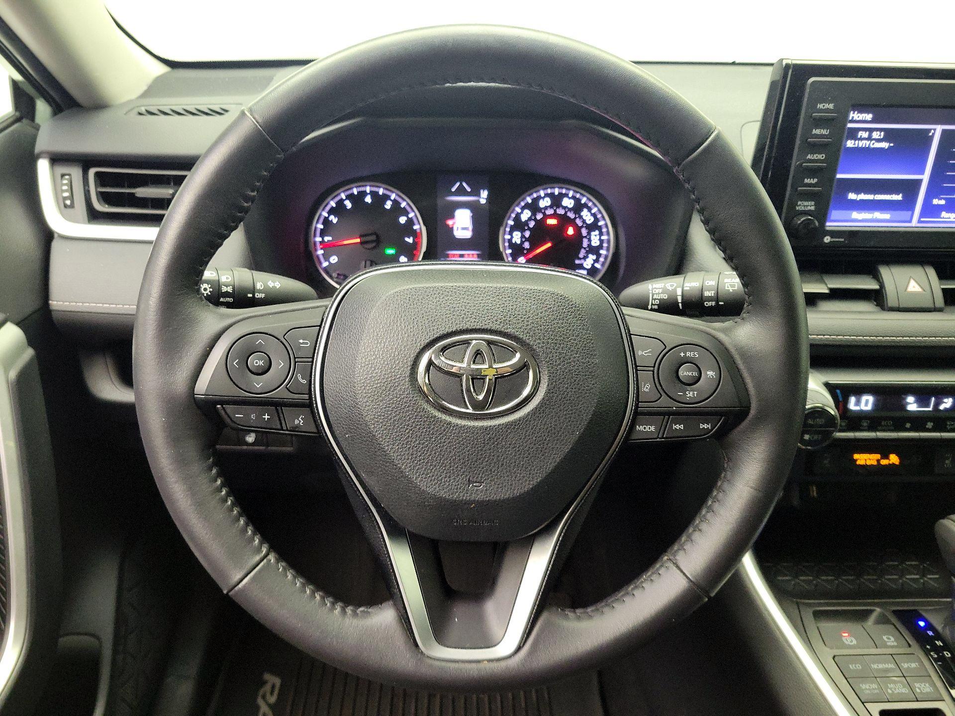 Thumbnail: 2021 Toyota RAV4 - 10