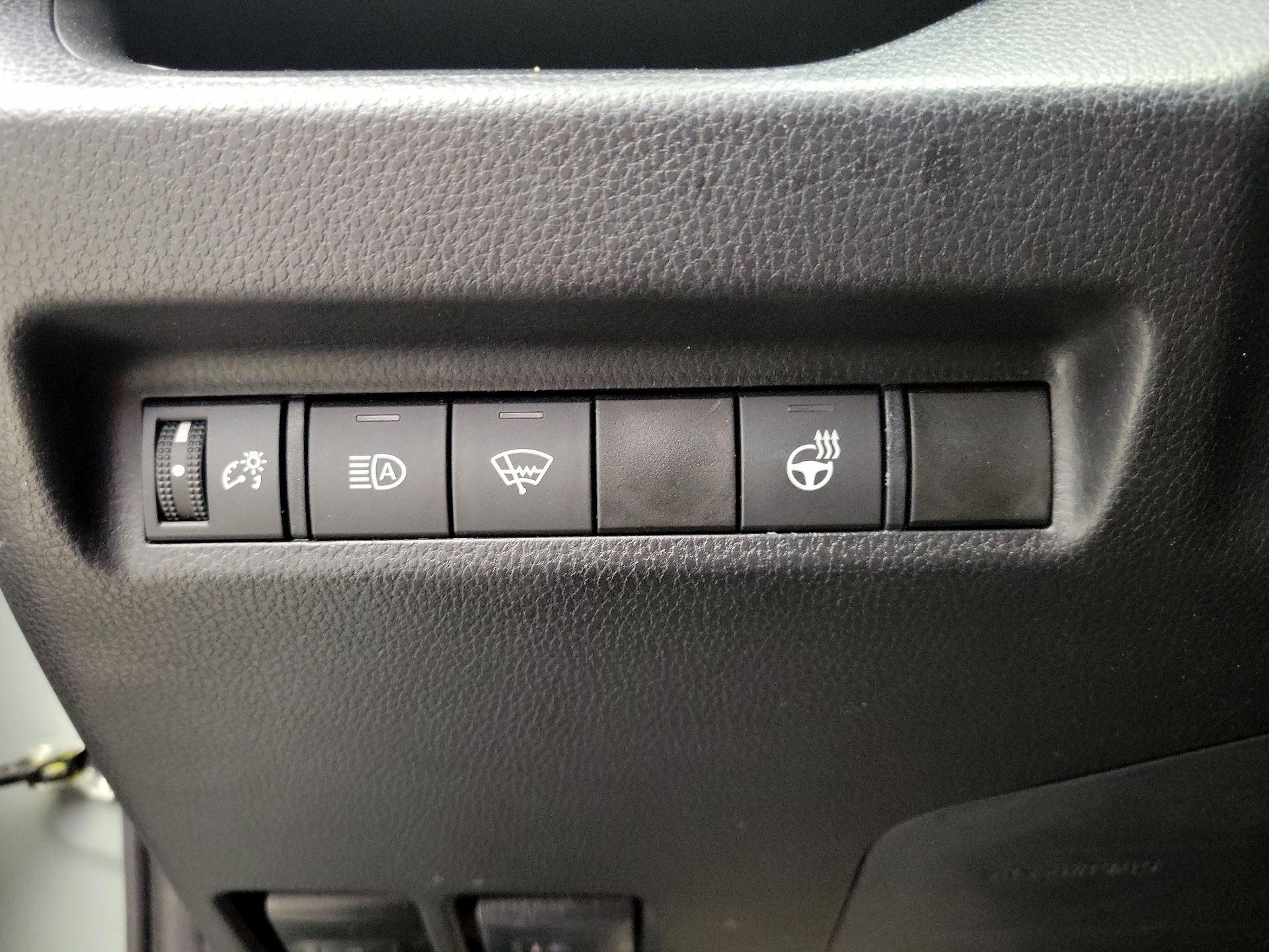 Thumbnail: 2021 Toyota RAV4 - 13