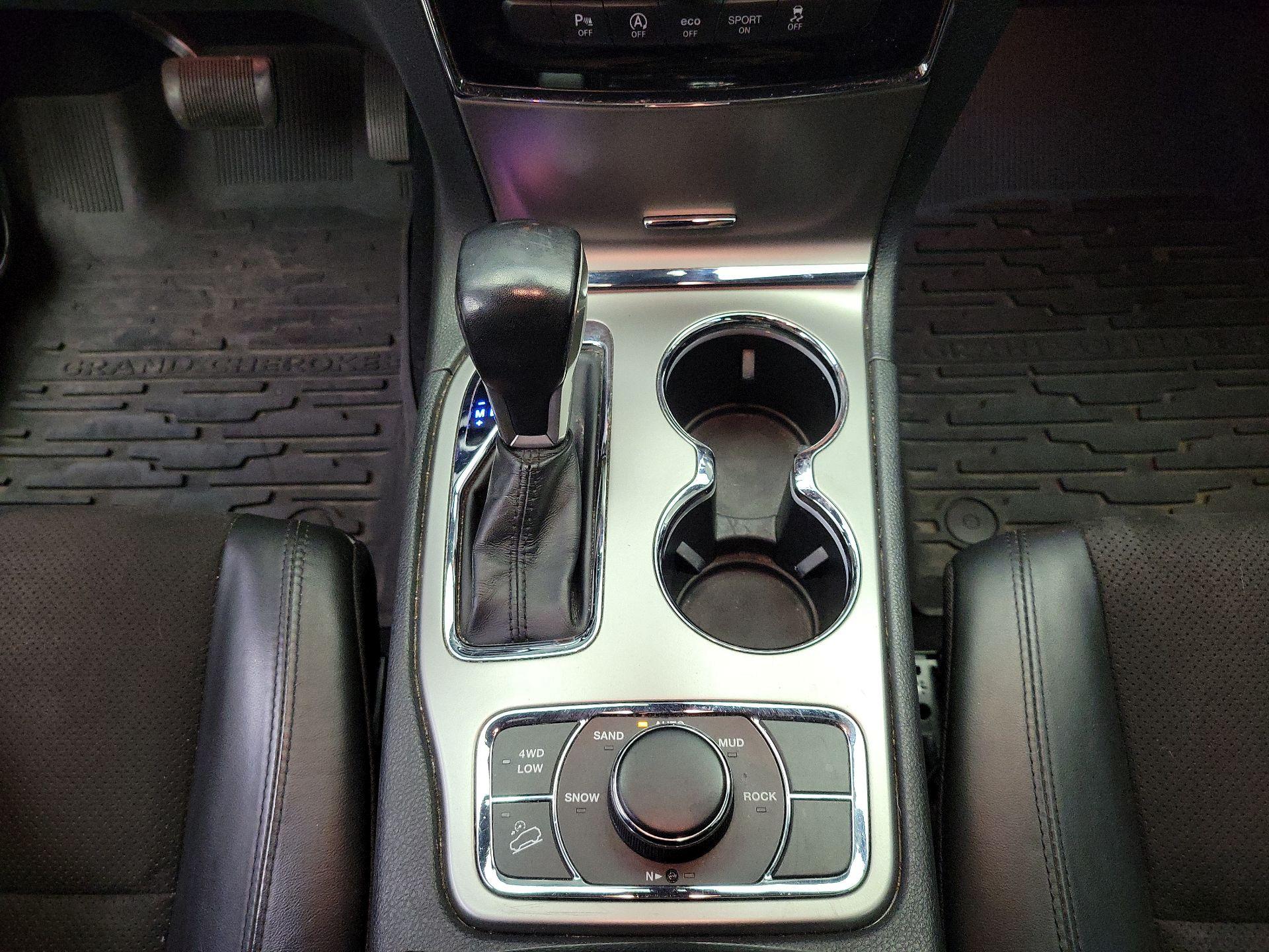 Thumbnail: 2020 Jeep Grand Cherokee - 18