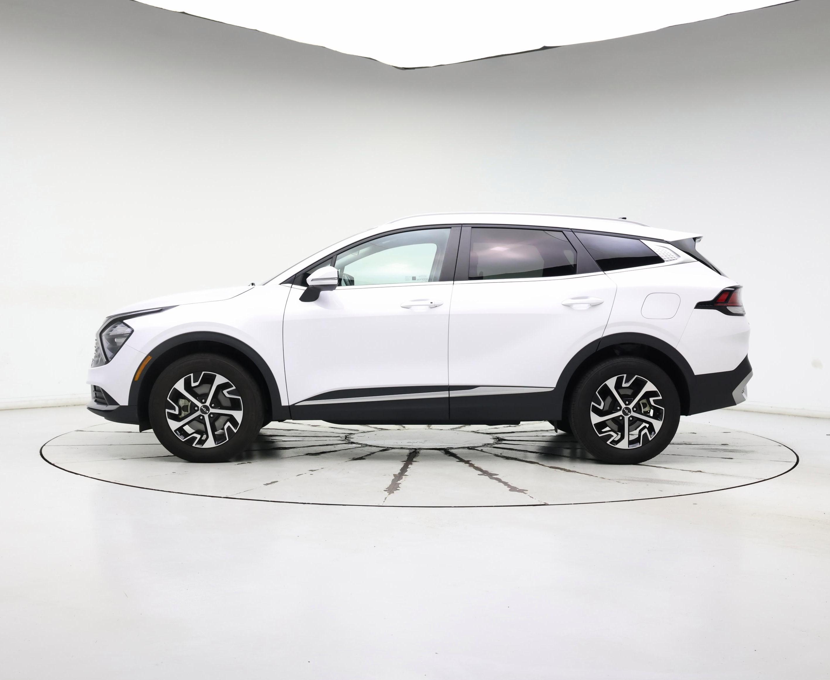 Thumbnail: 2023 Kia Sportage - 3