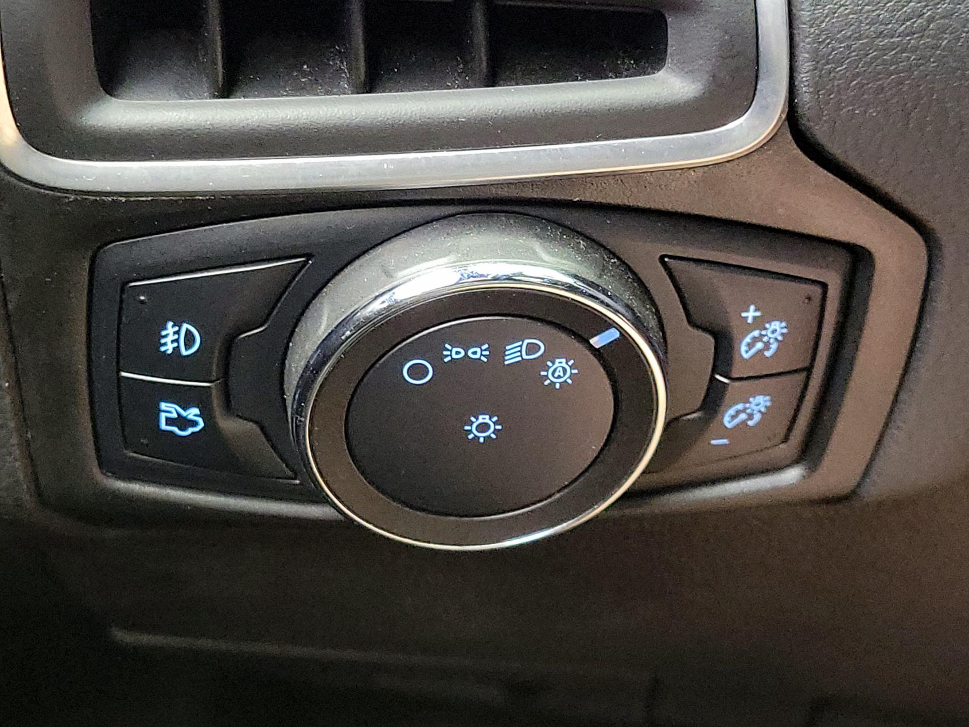 Thumbnail: 2014 Ford Focus - 13