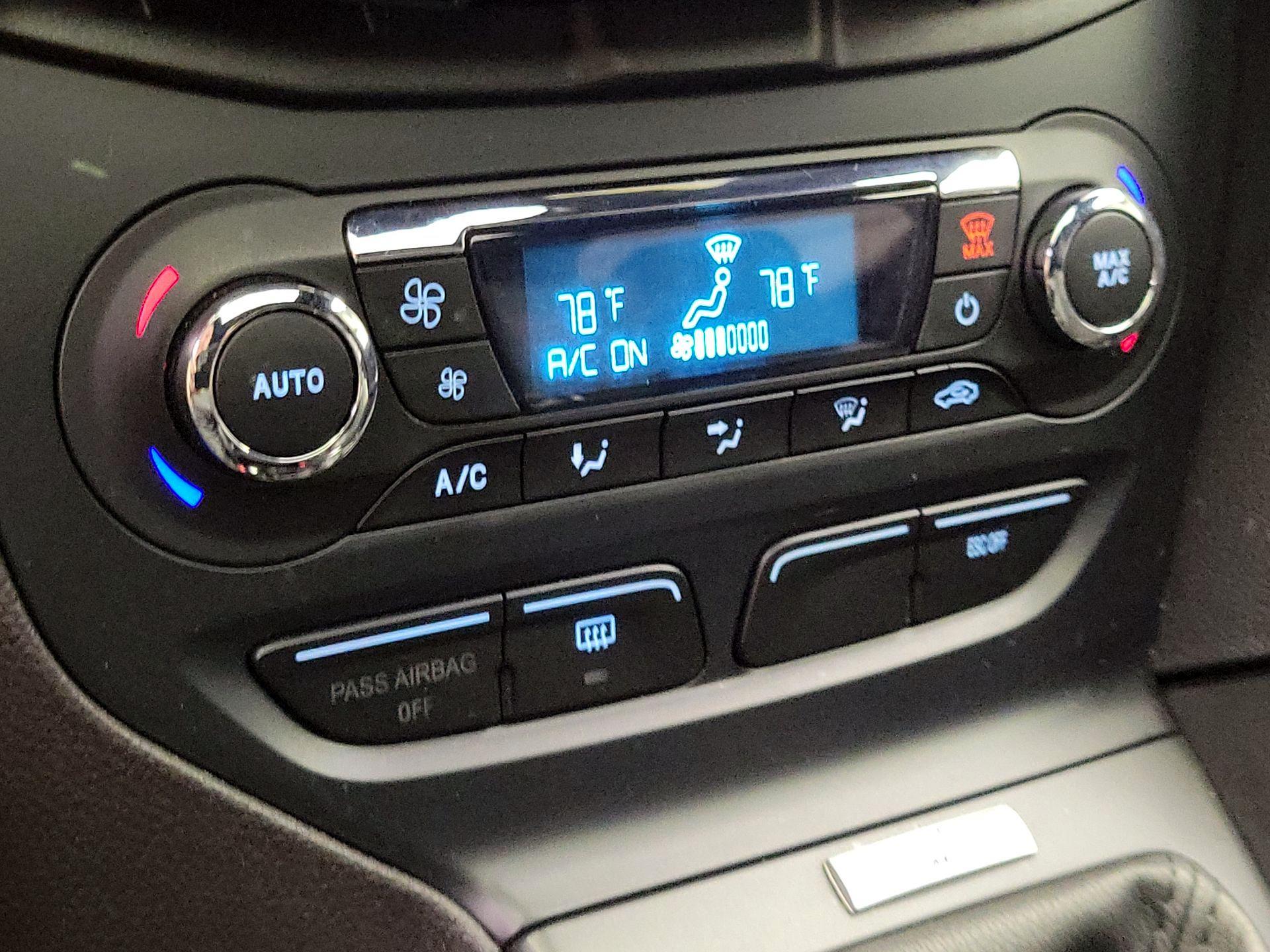 Thumbnail: 2014 Ford Focus - 15