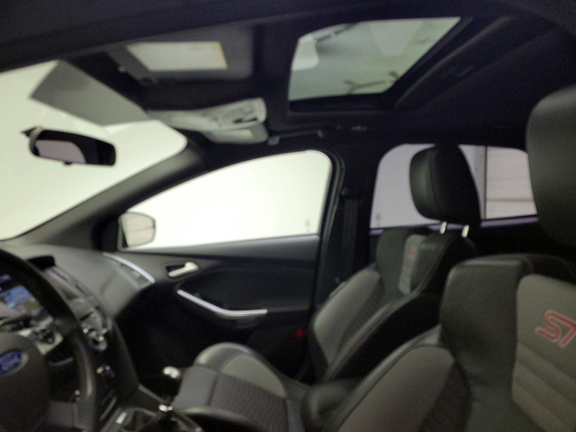 Thumbnail: 2014 Ford Focus - 17