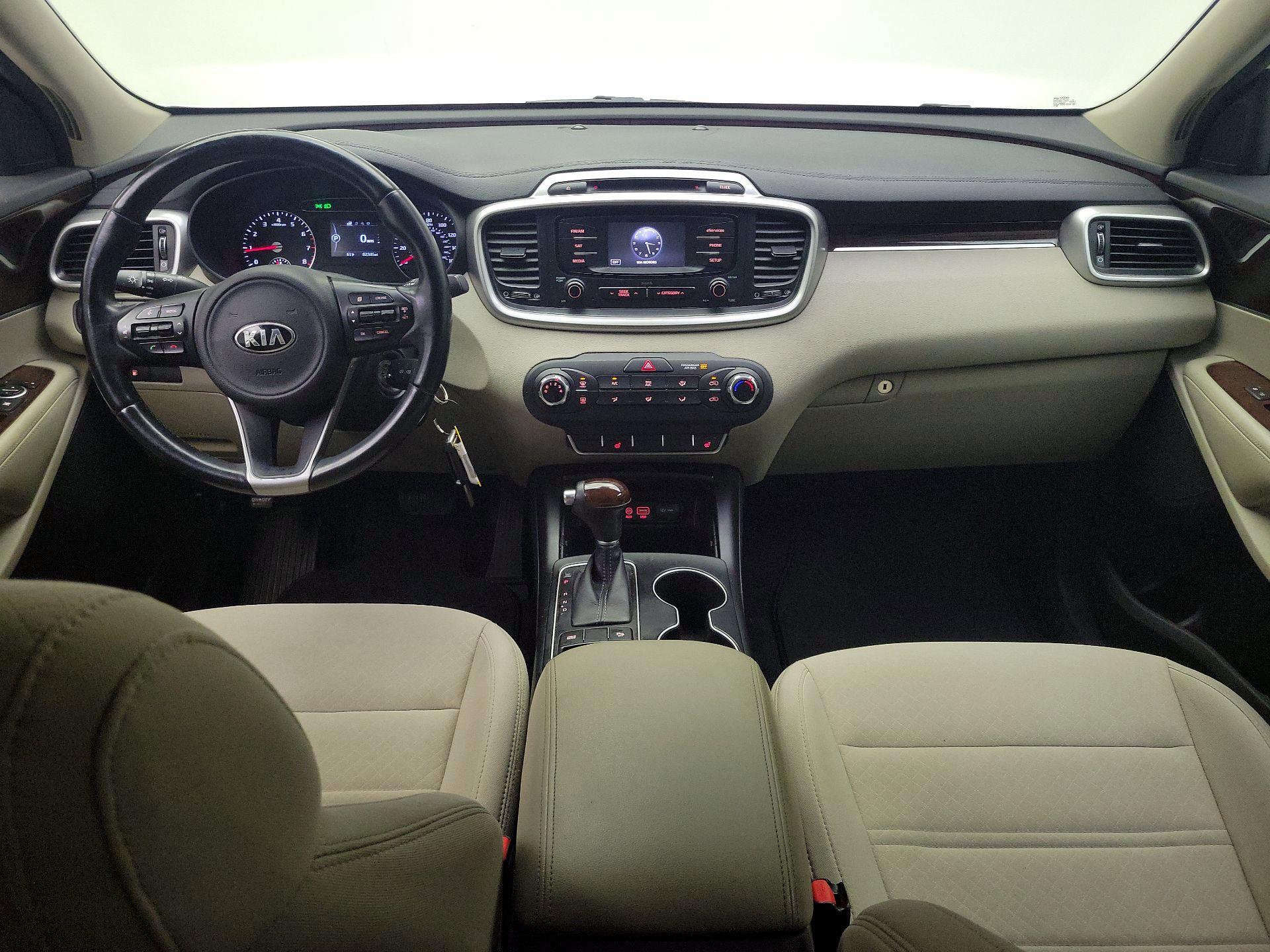 Thumbnail: 2016 Kia Sorento - 9