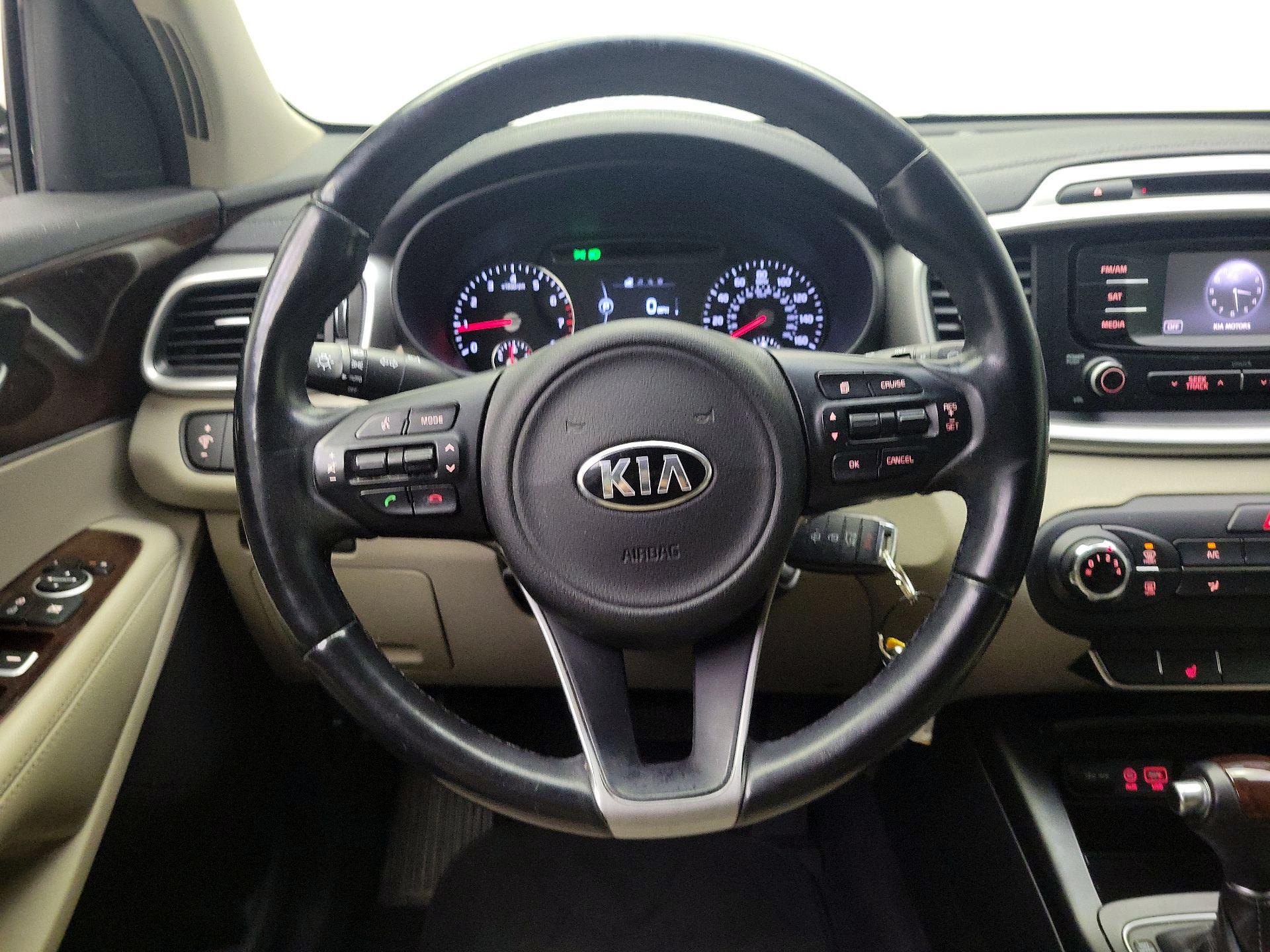 Thumbnail: 2016 Kia Sorento - 10
