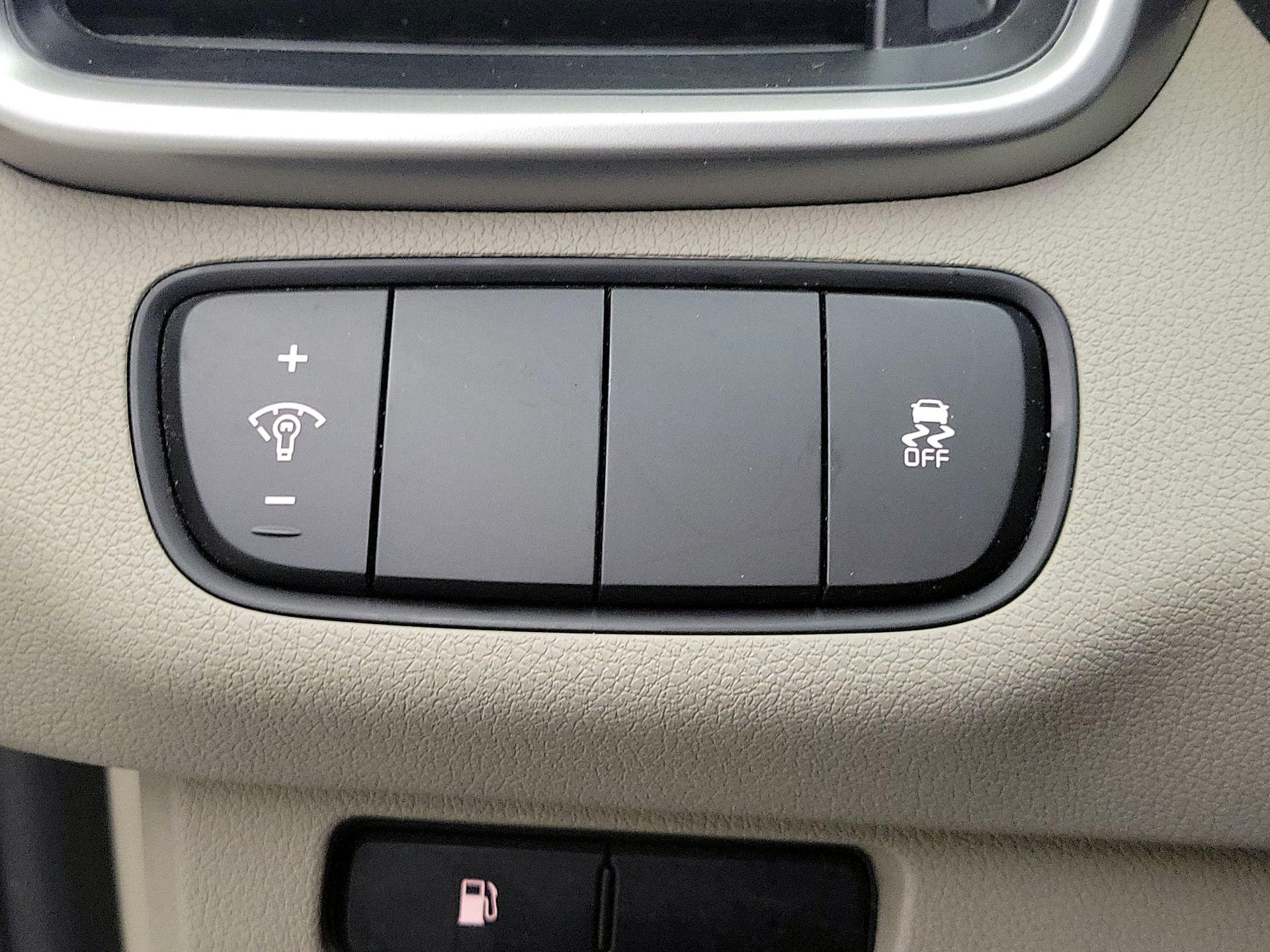 Thumbnail: 2016 Kia Sorento - 13