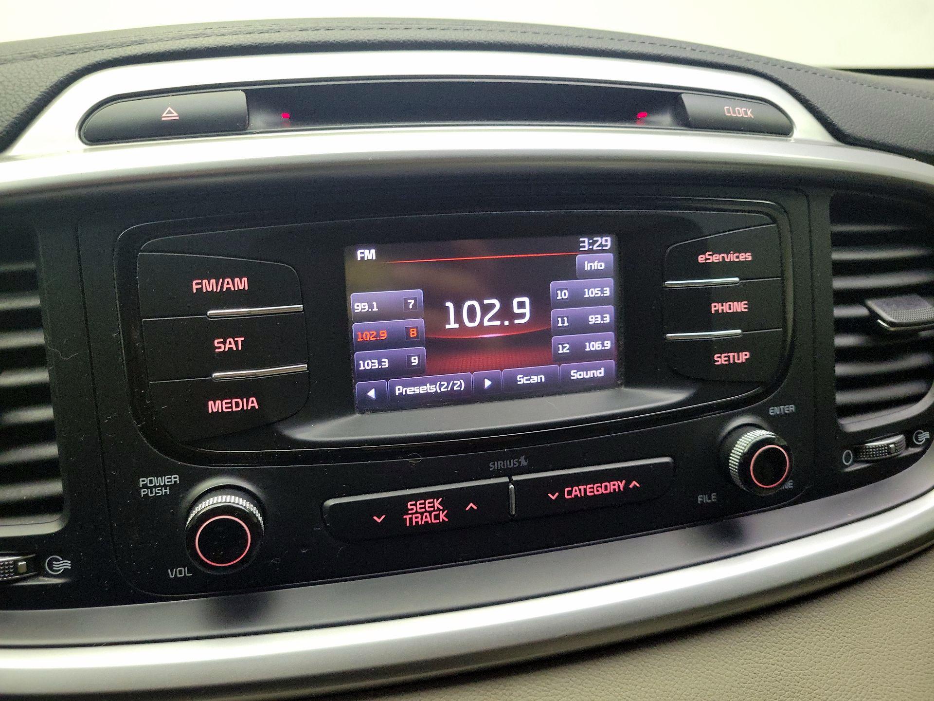 Thumbnail: 2016 Kia Sorento - 15