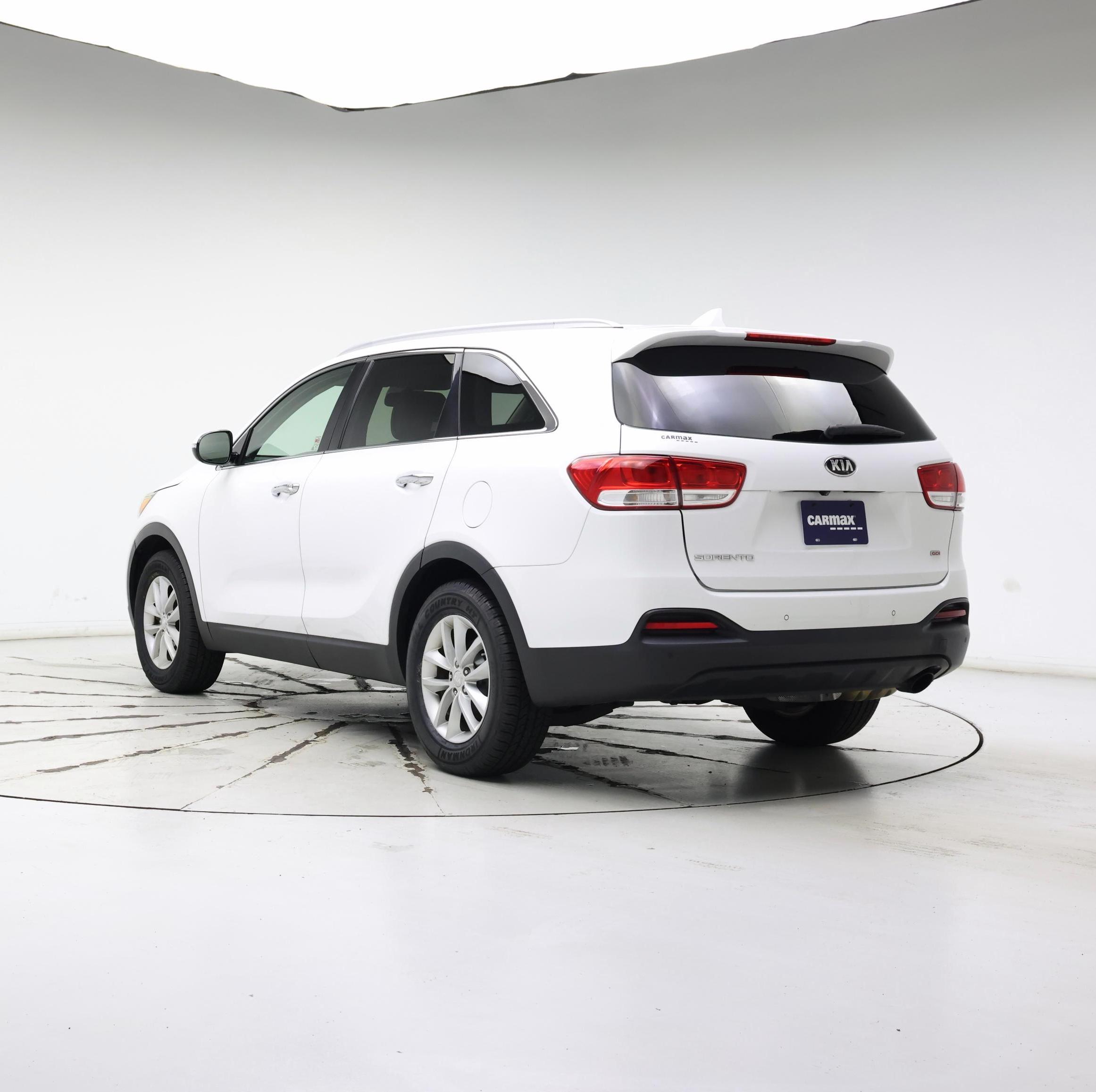Thumbnail: 2016 Kia Sorento - 2