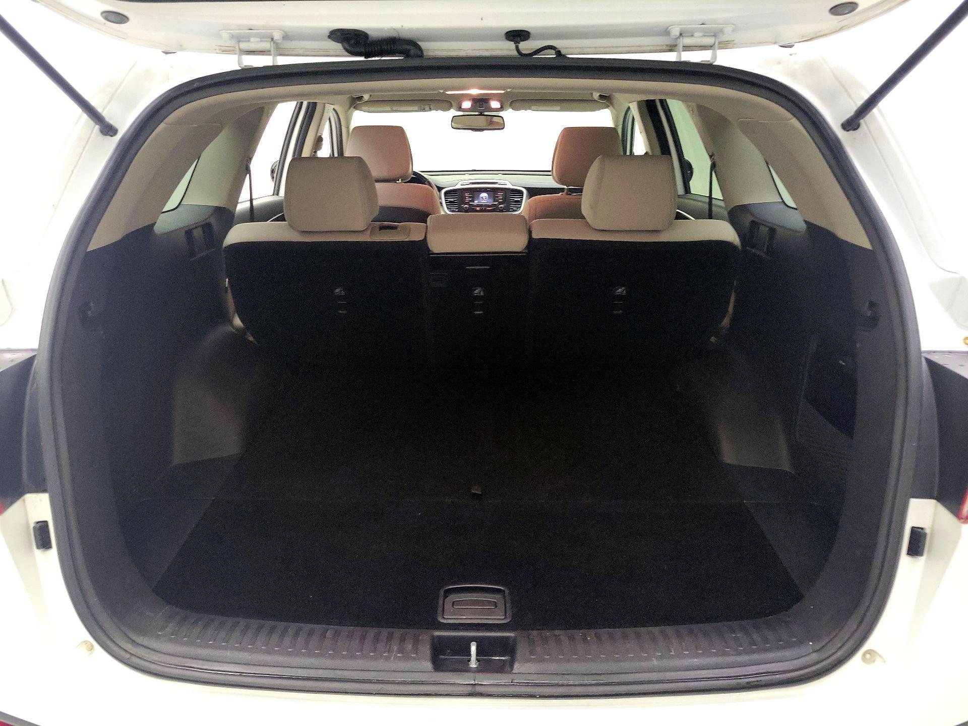 Thumbnail: 2016 Kia Sorento - 20
