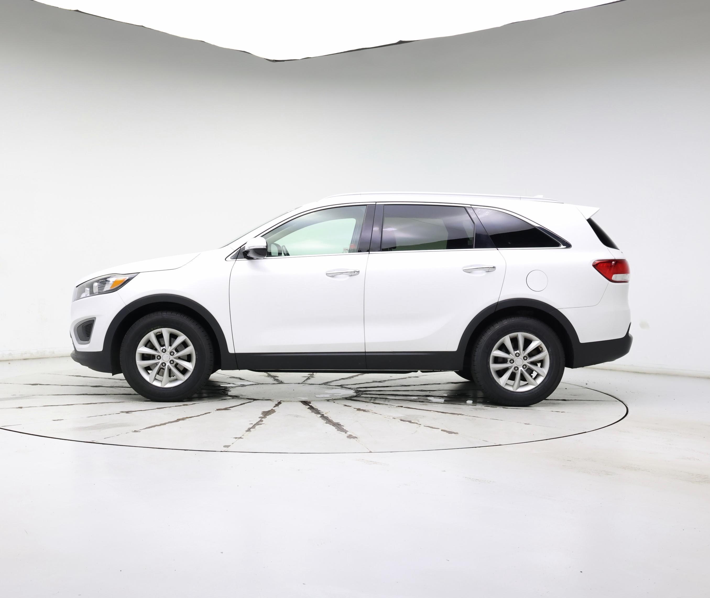 Thumbnail: 2016 Kia Sorento - 3