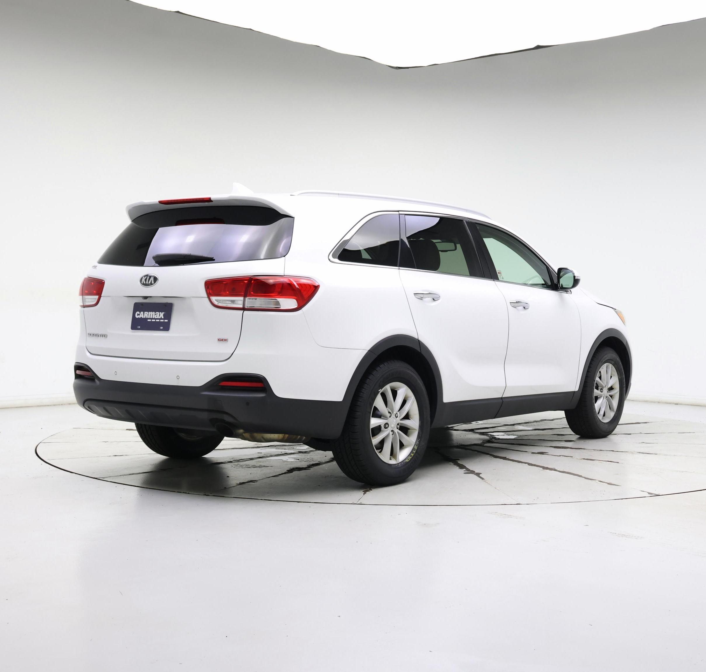 Thumbnail: 2016 Kia Sorento - 8