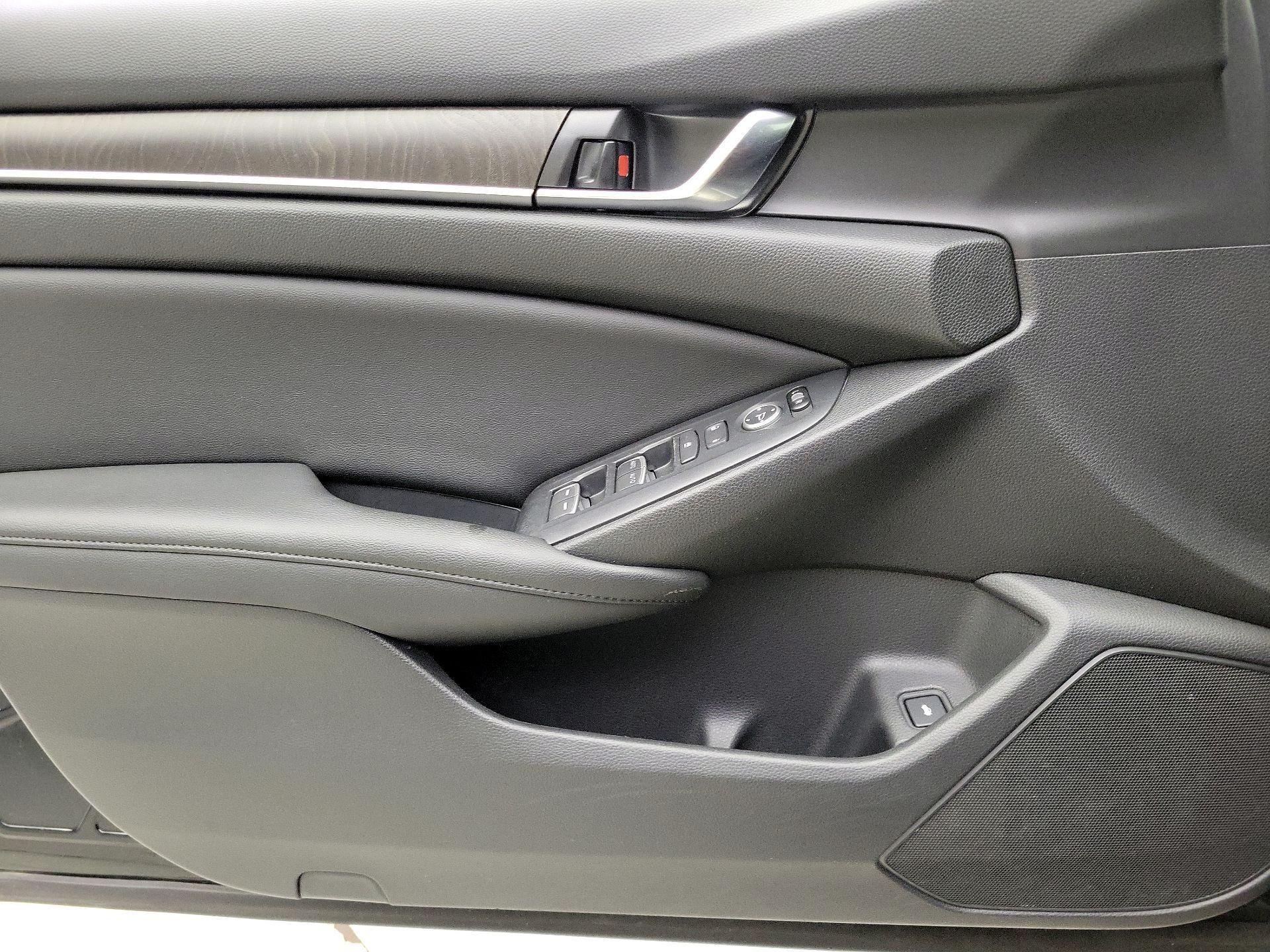 Thumbnail: 2019 Honda Accord - 12