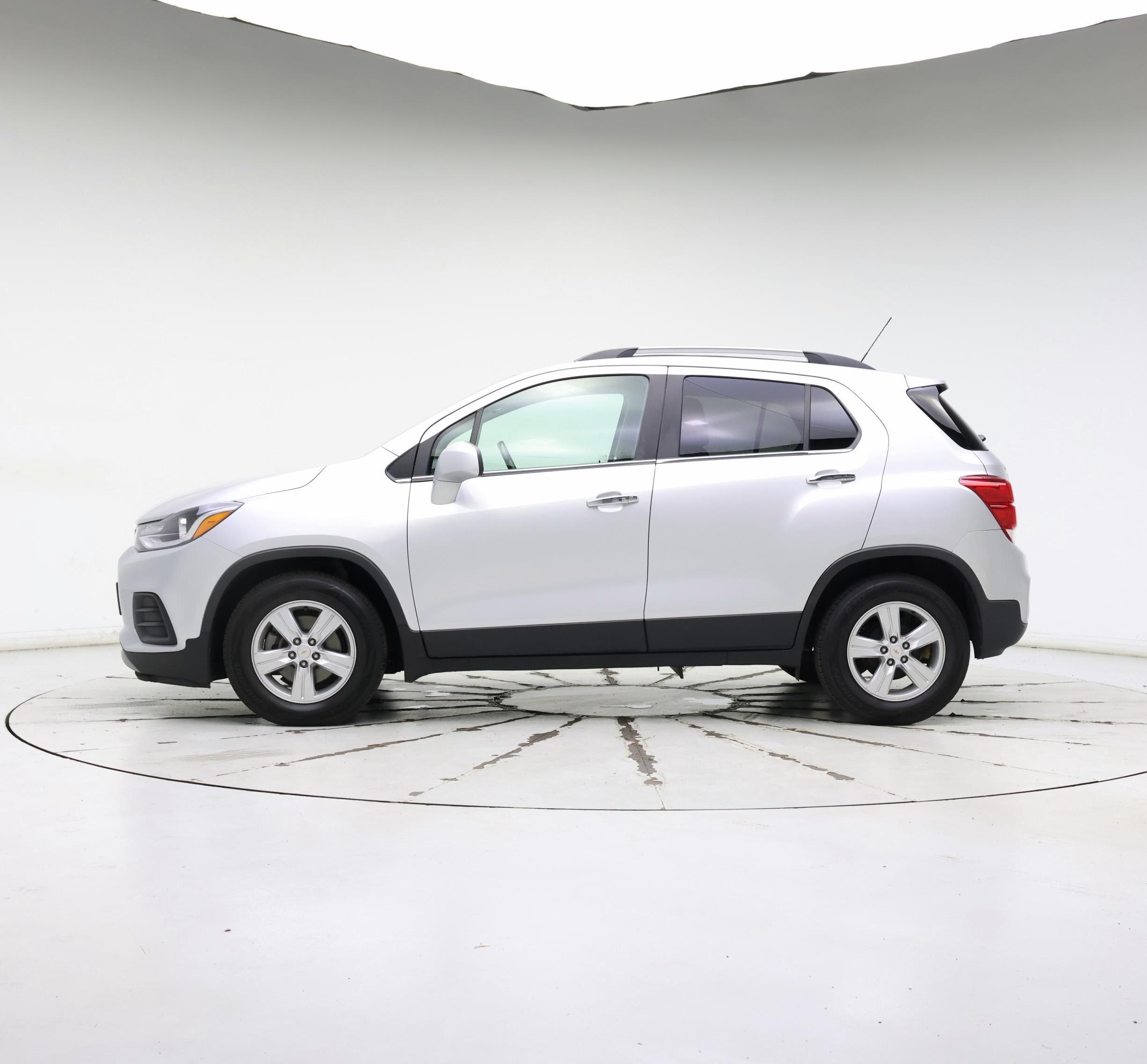 Thumbnail: 2019 Chevrolet Trax - 3