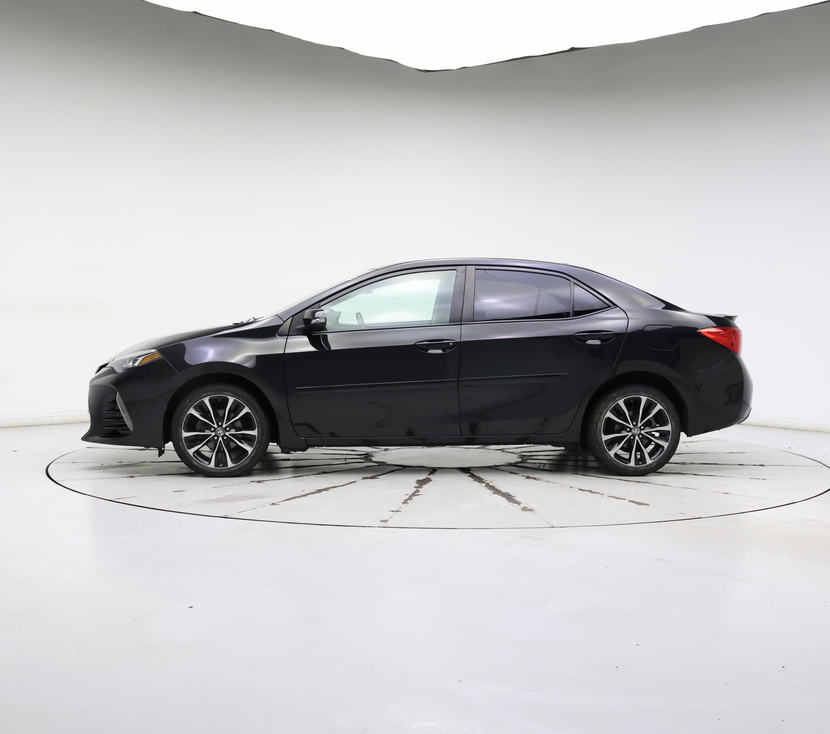 Thumbnail: 2017 Toyota Corolla - 3