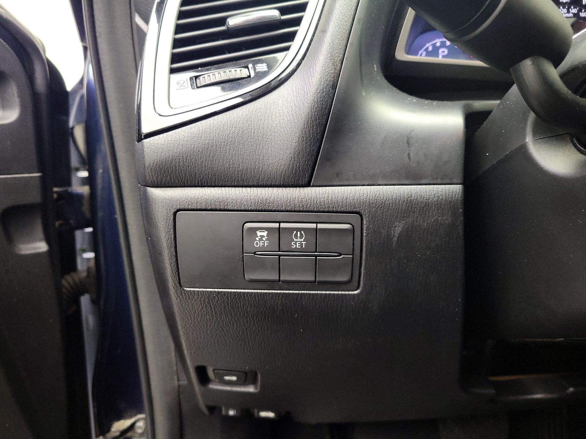 Thumbnail: 2015 Mazda Mazda3 - 13