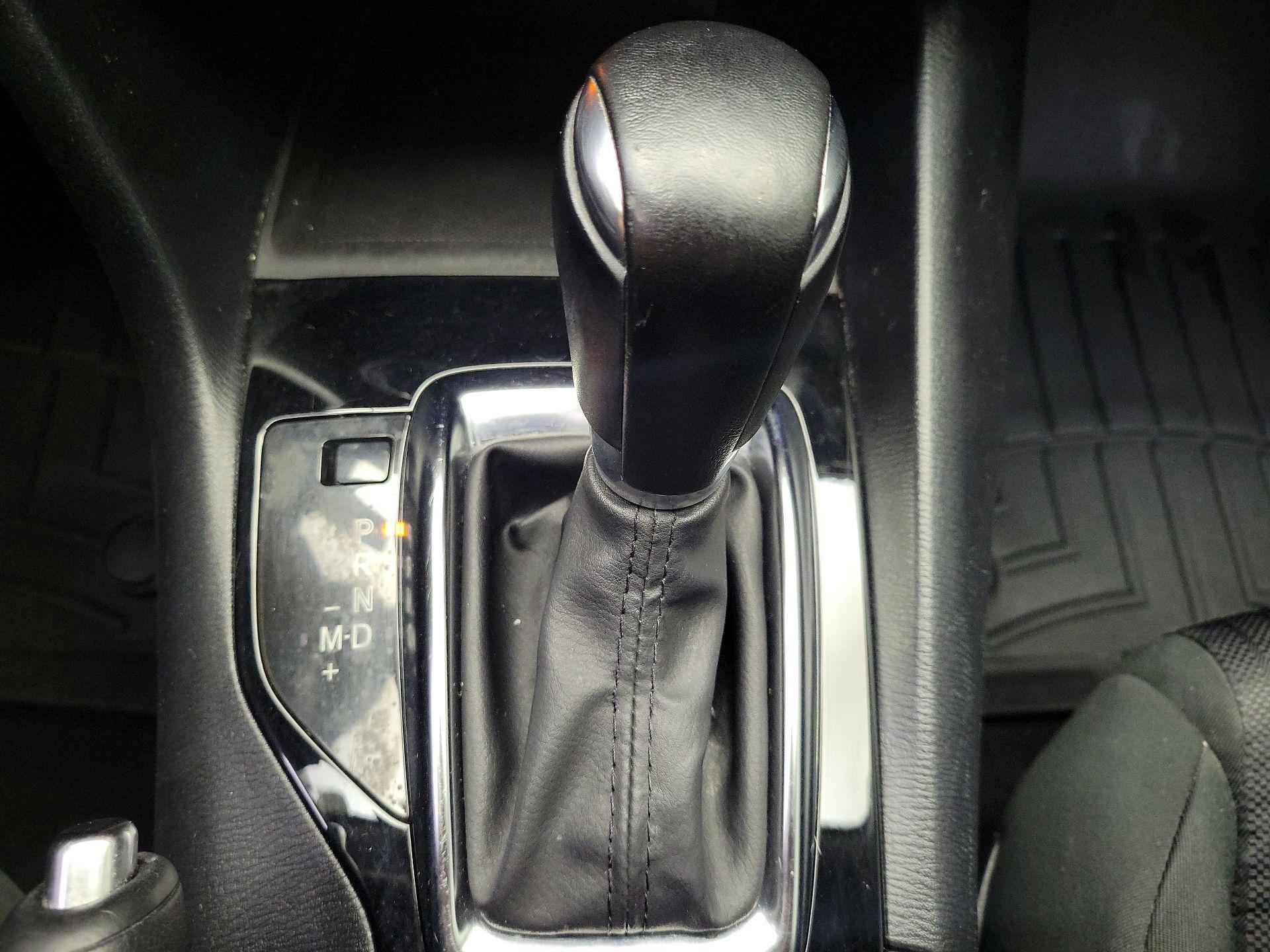 Thumbnail: 2015 Mazda Mazda3 - 16