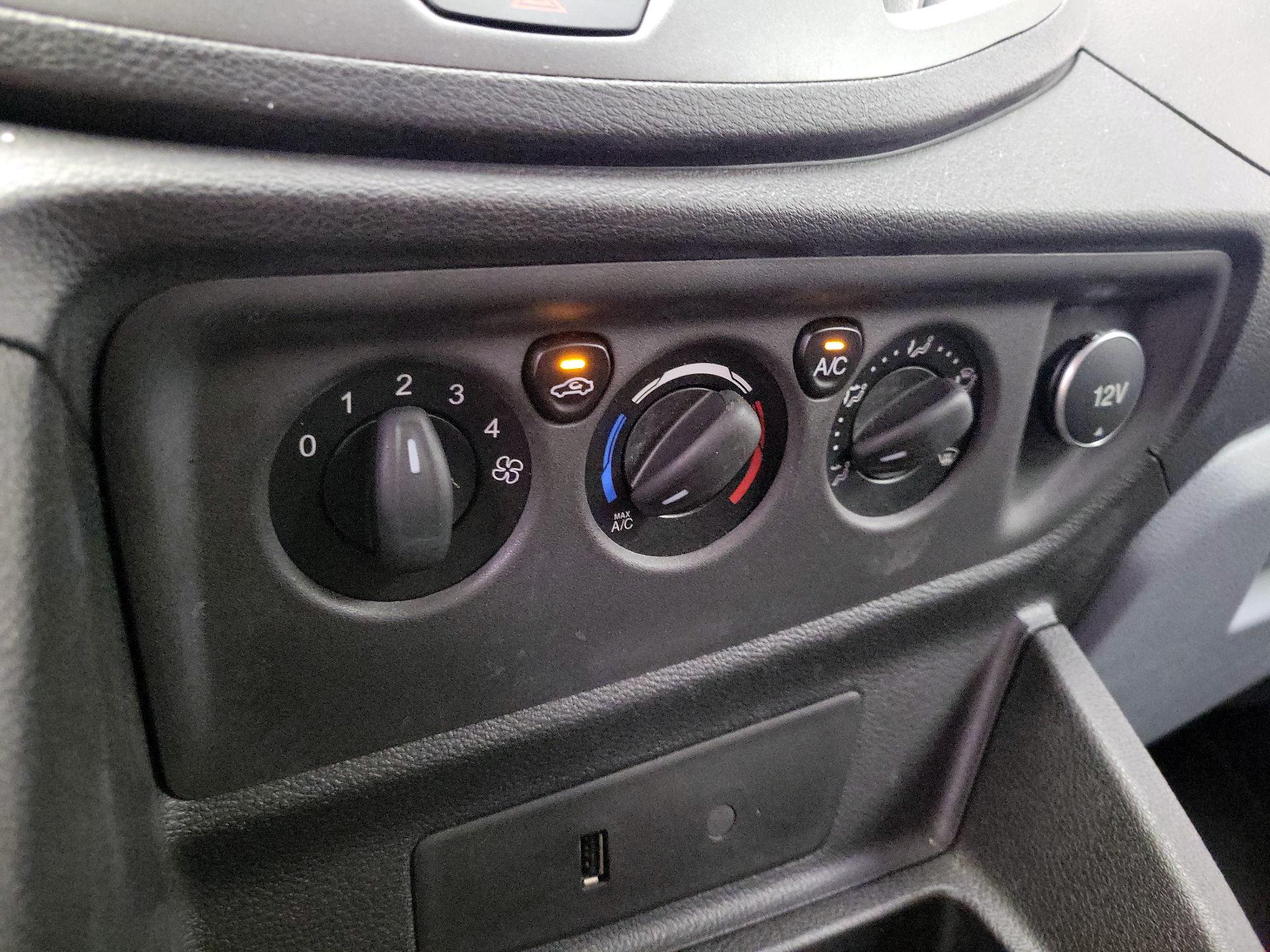 Thumbnail: 2017 Ford Transit Series - 16
