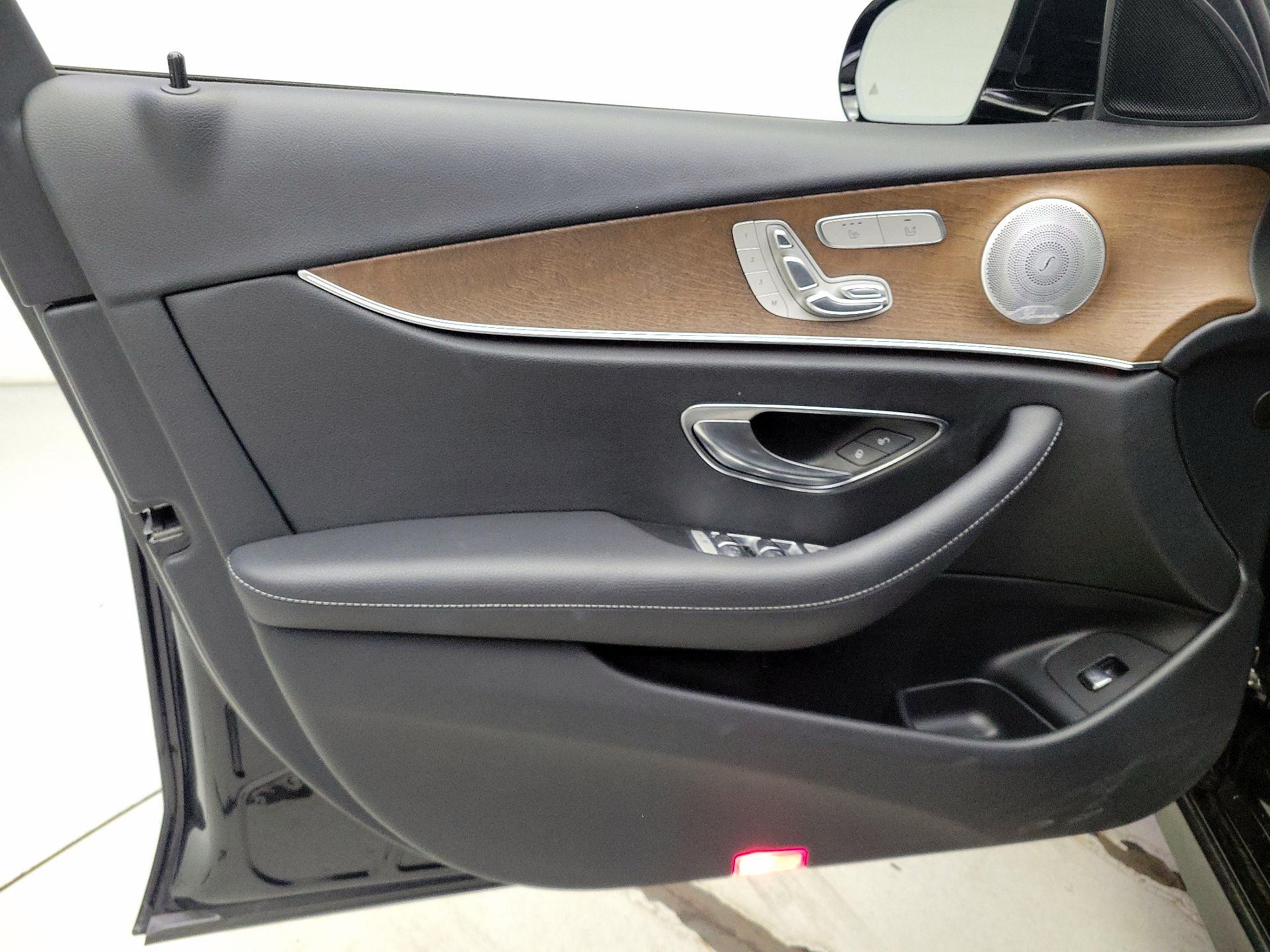Thumbnail: 2019 Mercedes-Benz E-Class - 12