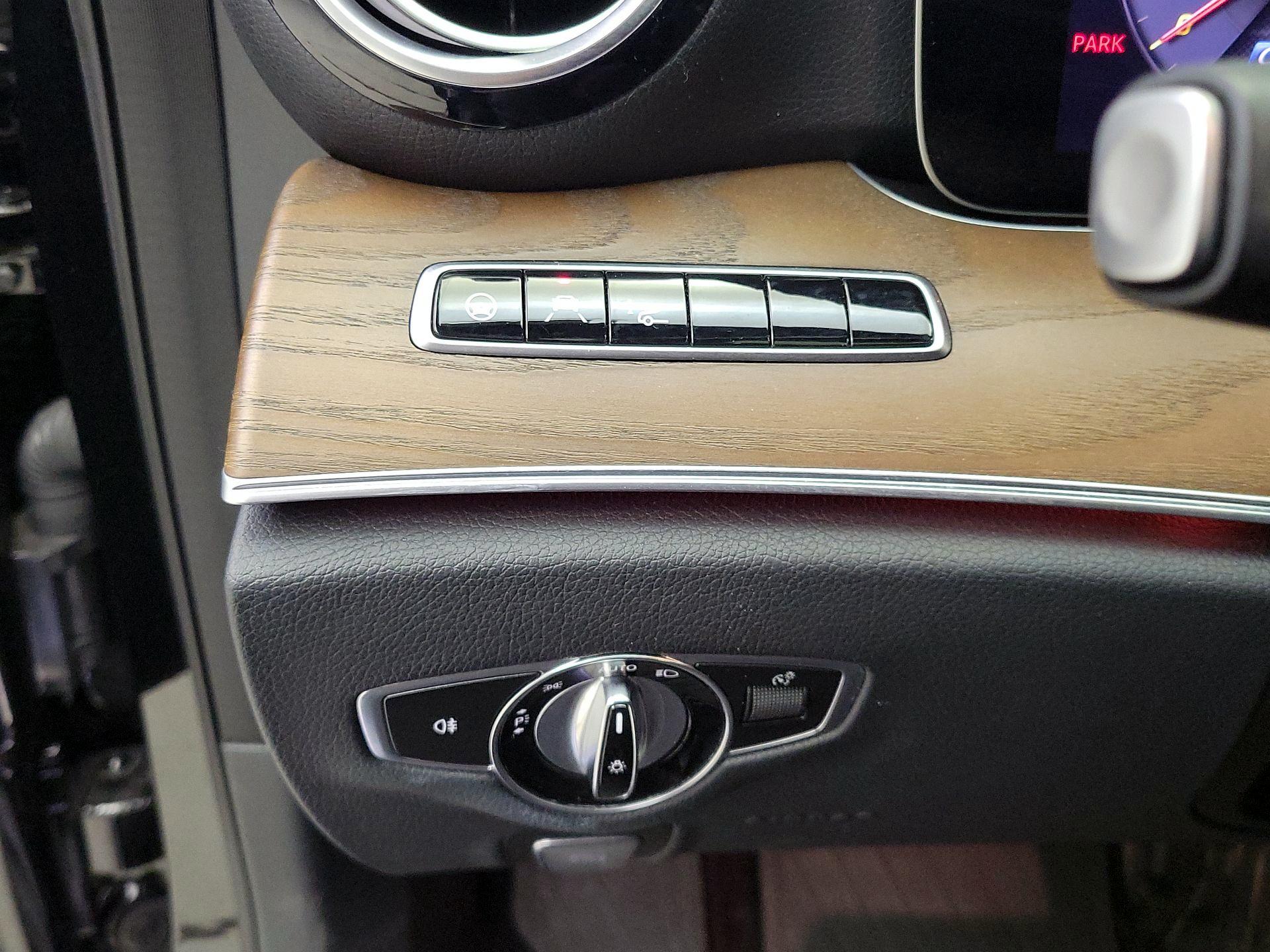 Thumbnail: 2019 Mercedes-Benz E-Class - 13
