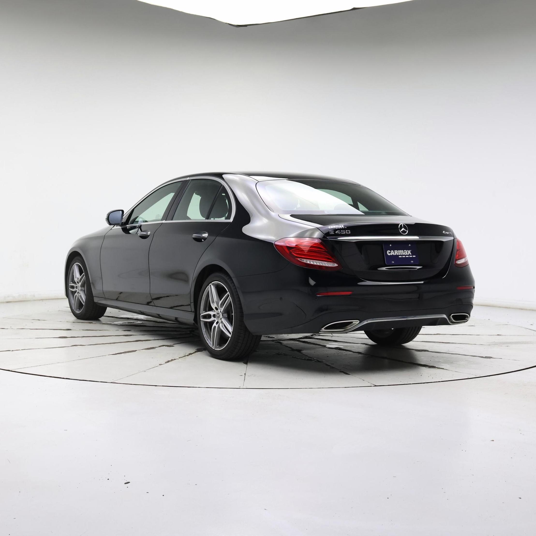 Thumbnail: 2019 Mercedes-Benz E-Class - 2