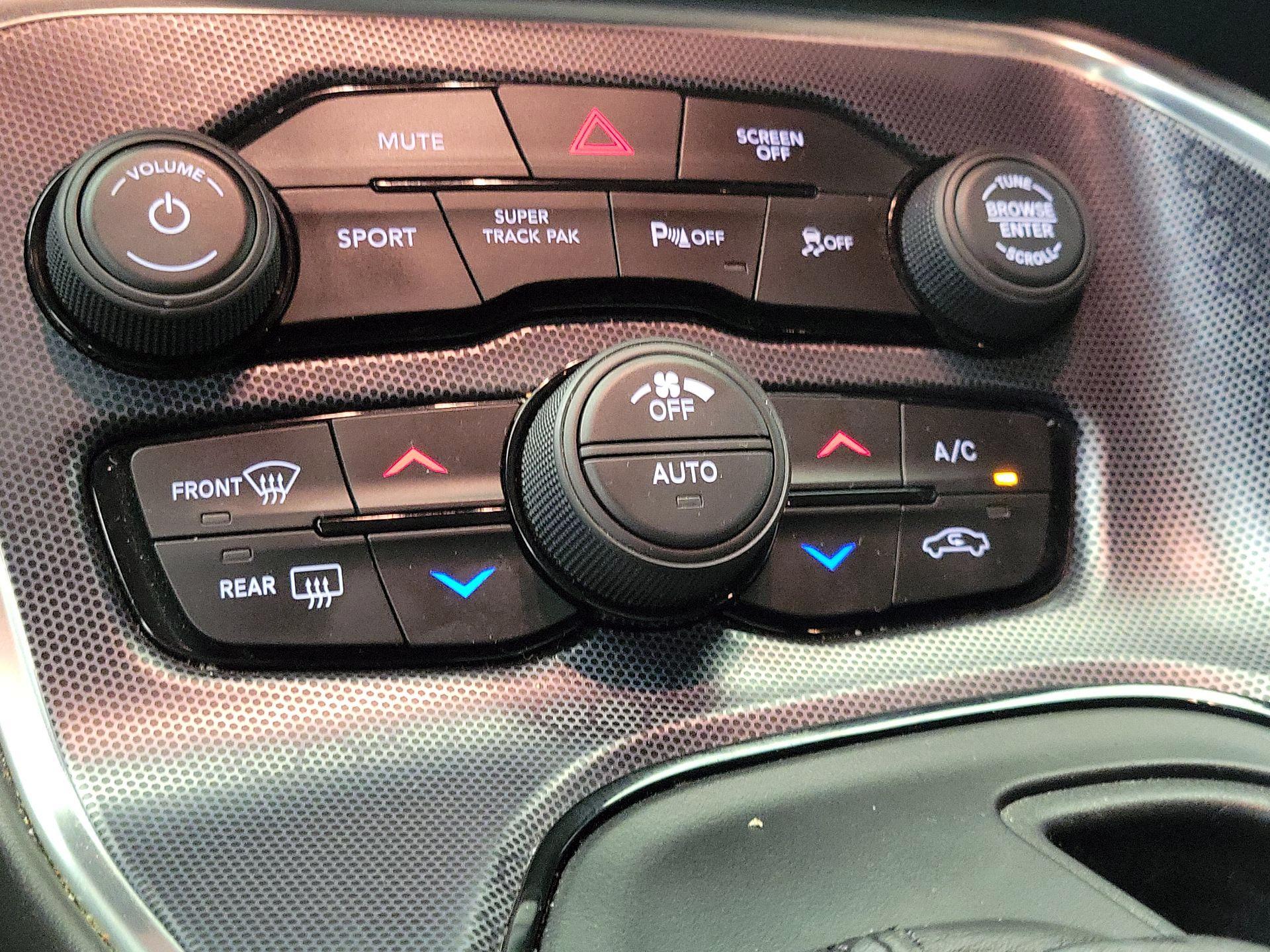 Thumbnail: 2018 Dodge Challenger - 17