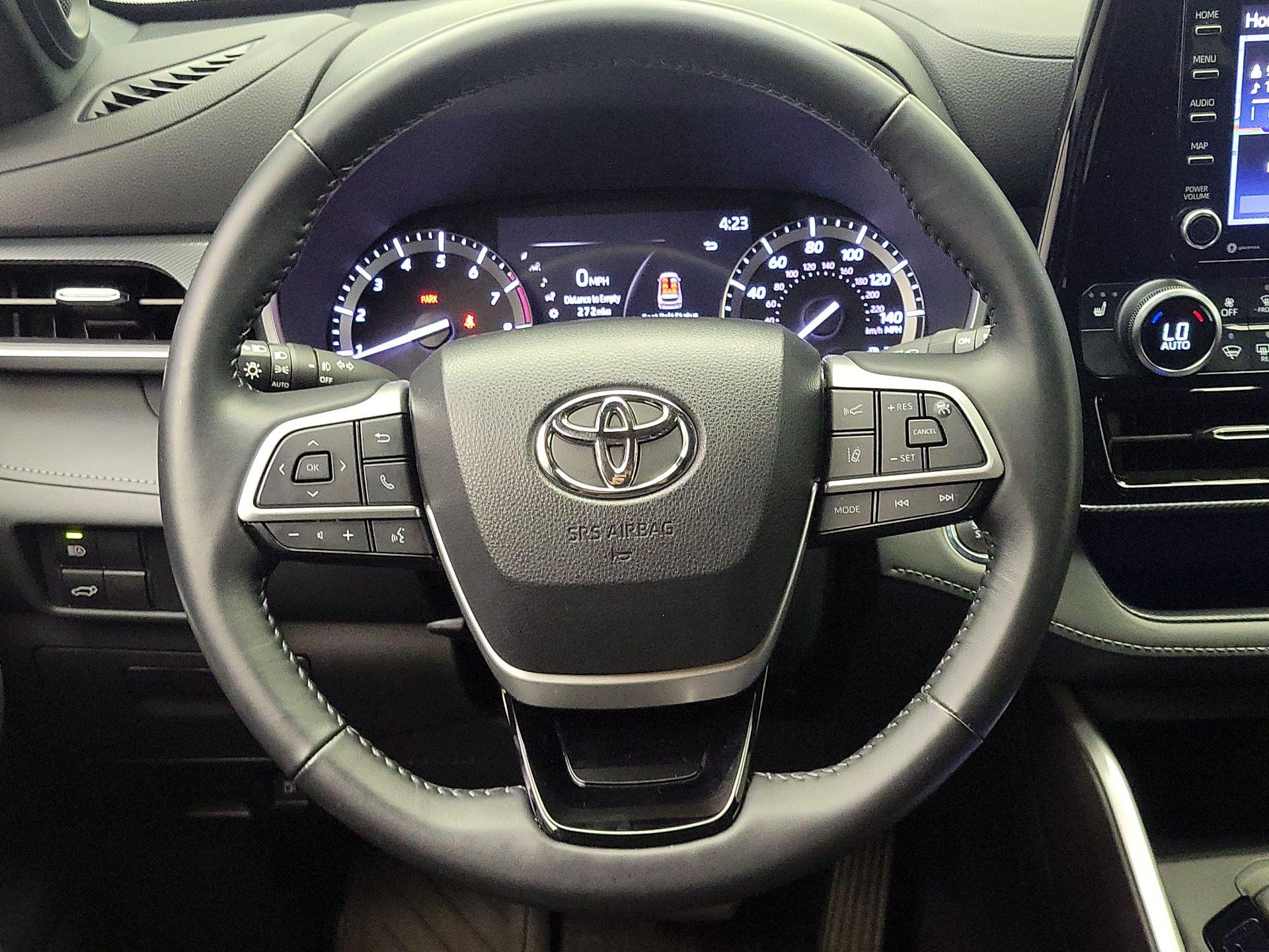 Thumbnail: 2022 Toyota Highlander - 10